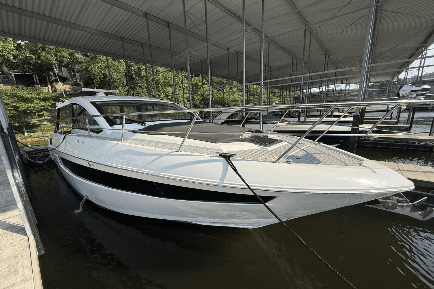 Slide: The Image of Cruisers Yachts 39 Express Coupe 2022 - 3