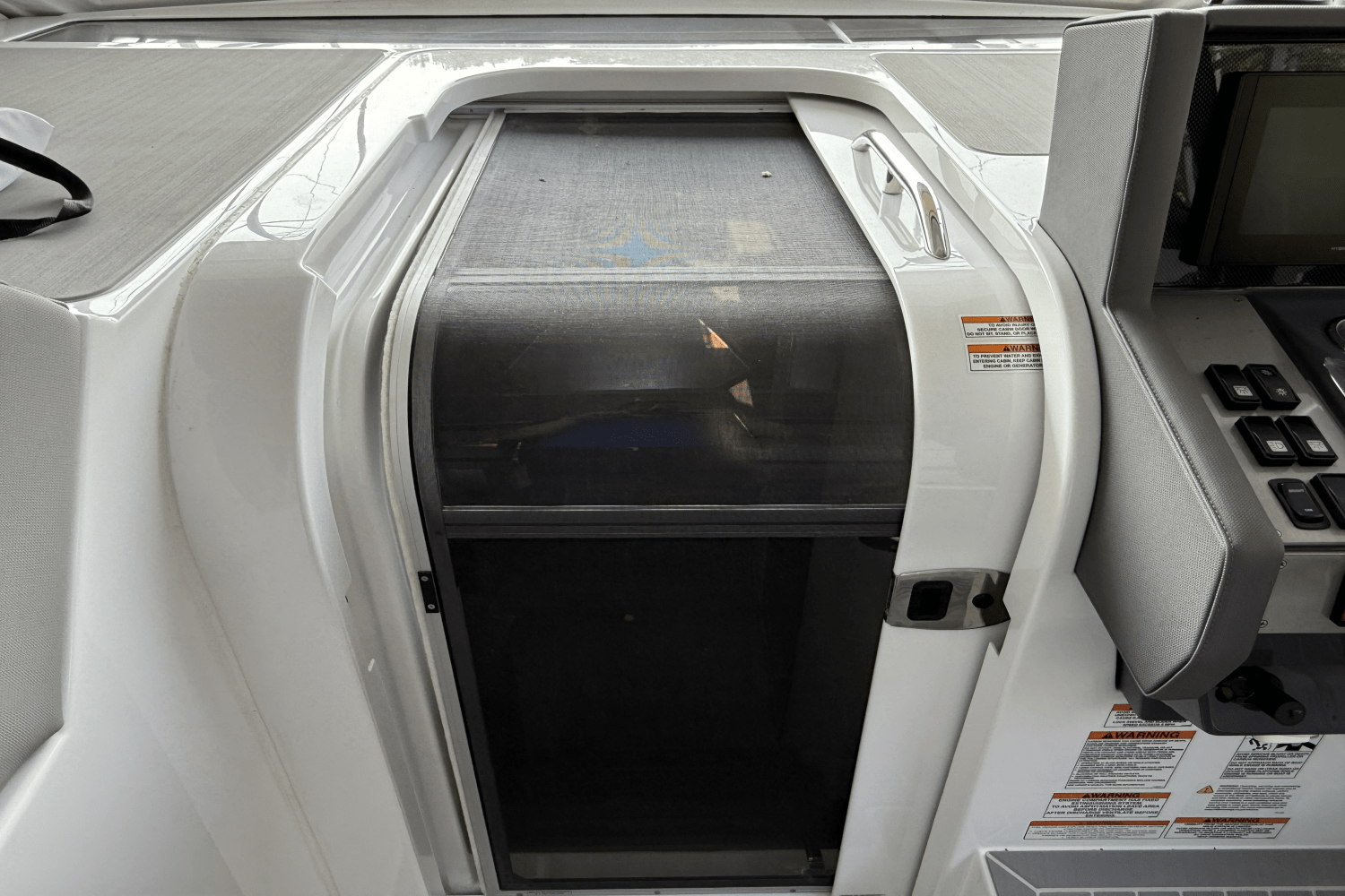 Slide: The Image of Cruisers Yachts 39 Express Coupe 2022 - 33