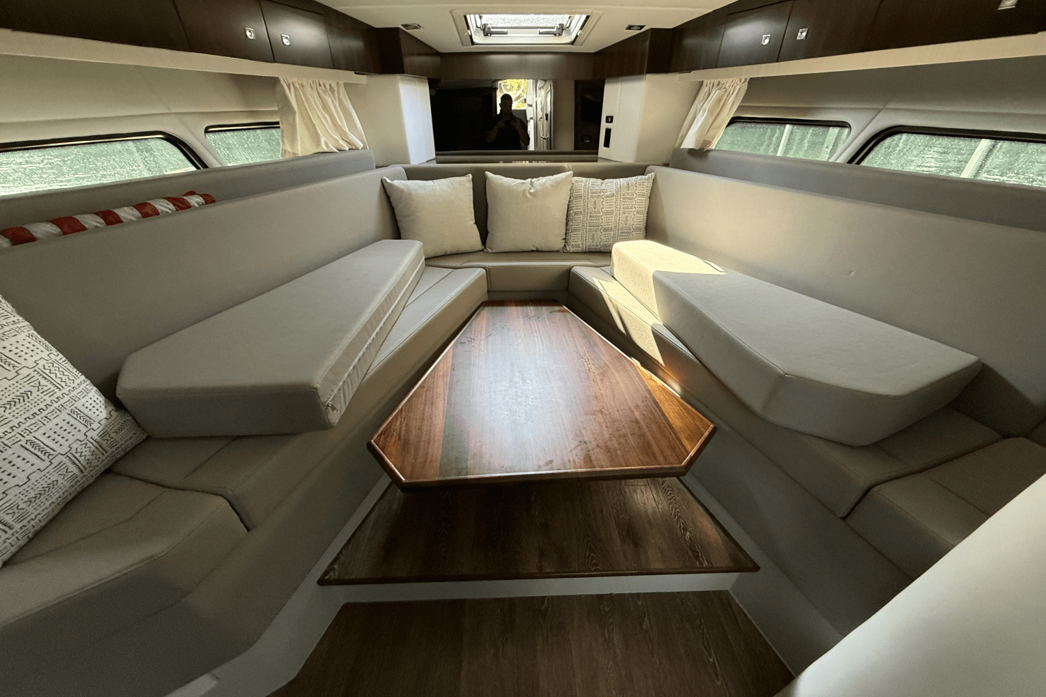 Slide: The Image of Cruisers Yachts 39 Express Coupe 2022 - 35