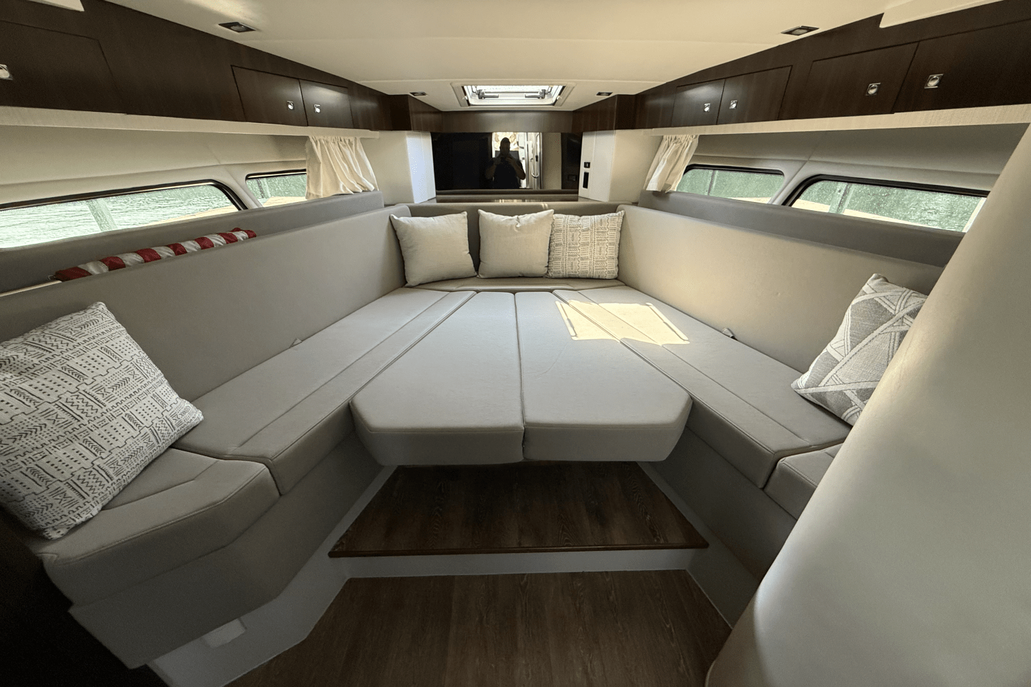 Slide: The Image of Cruisers Yachts 39 Express Coupe 2022 - 36