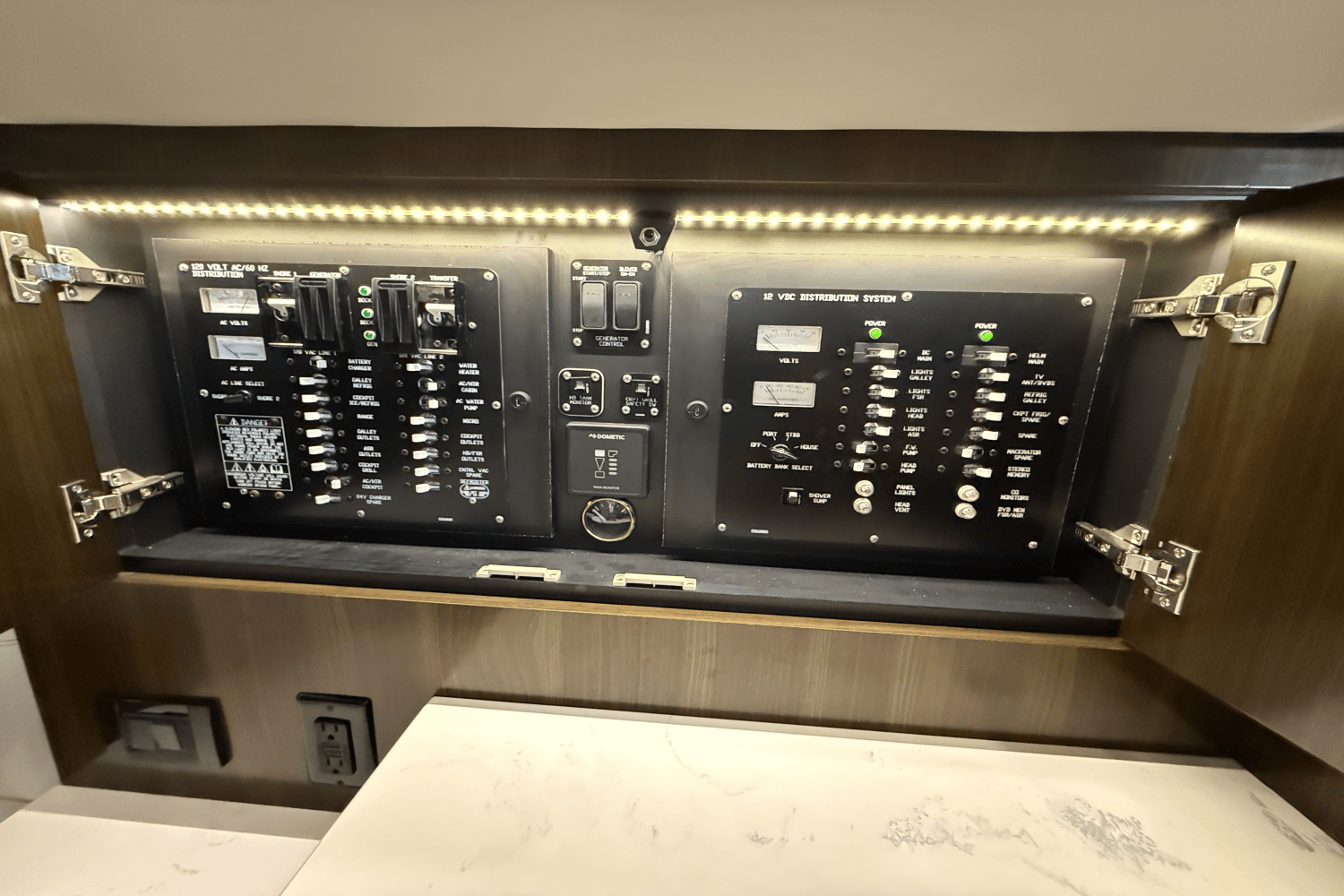 Slide: The Image of Cruisers Yachts 39 Express Coupe 2022 - 37