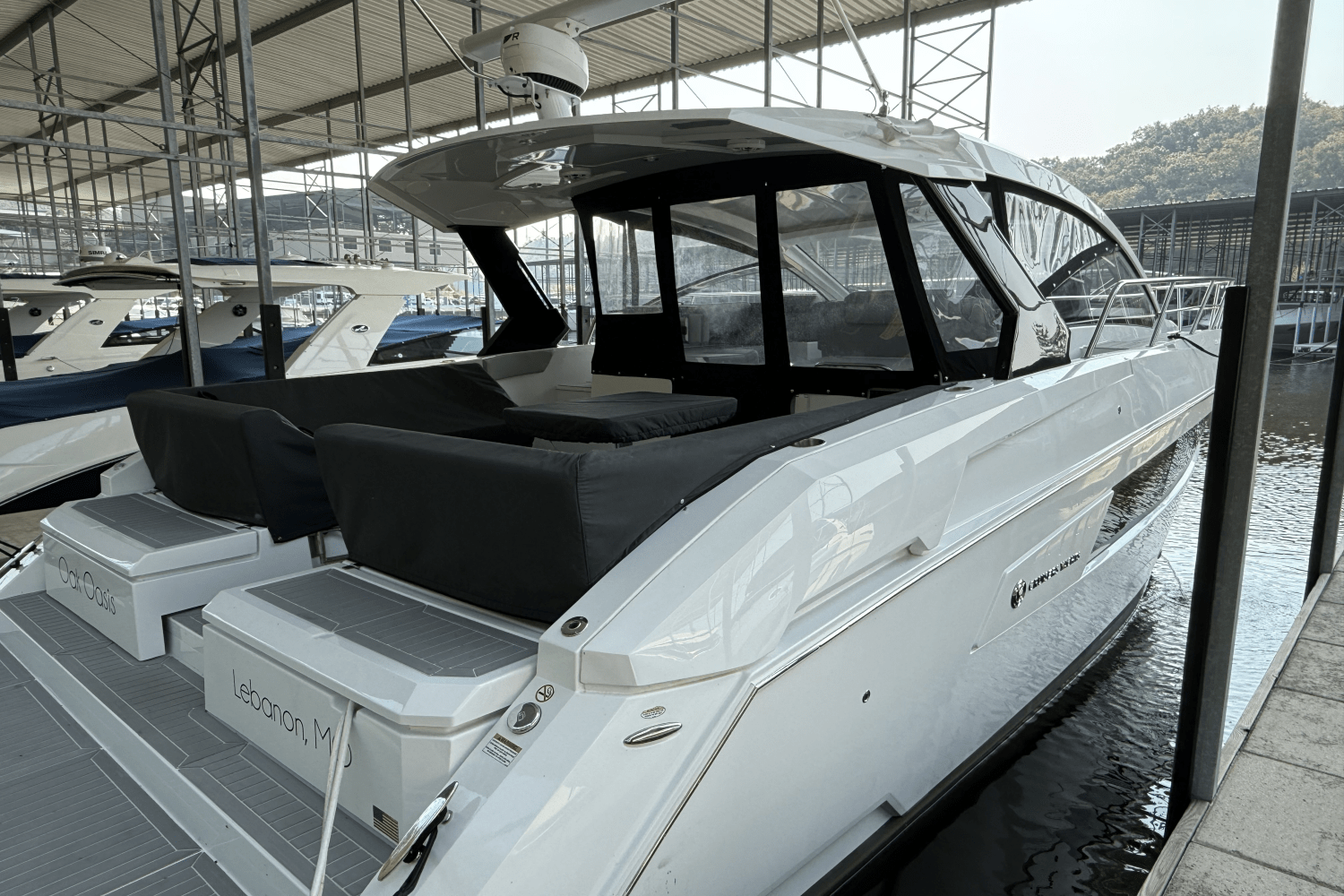 Slide: The Image of Cruisers Yachts 39 Express Coupe 2022 - 4