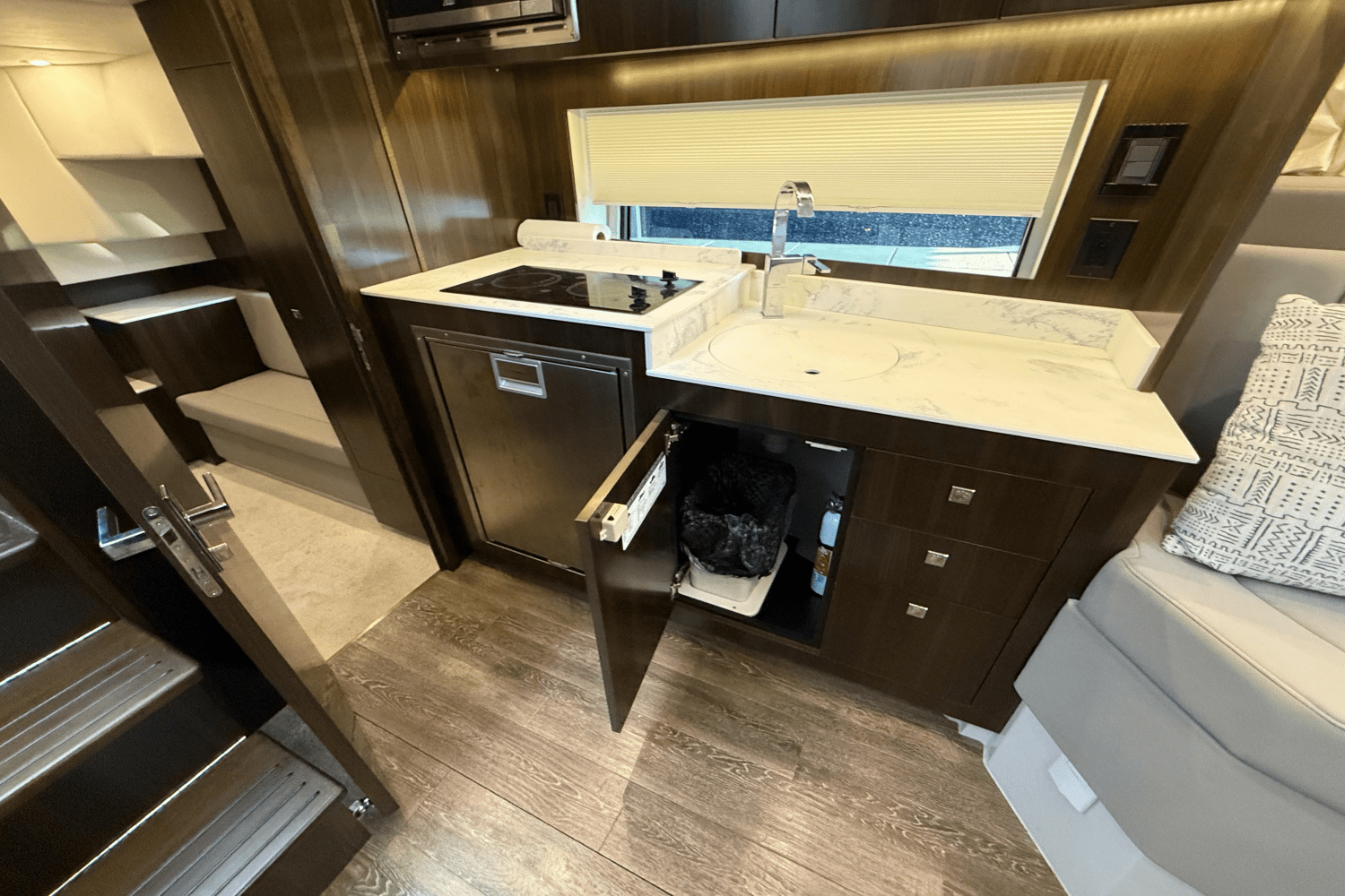 Slide: The Image of Cruisers Yachts 39 Express Coupe 2022 - 45