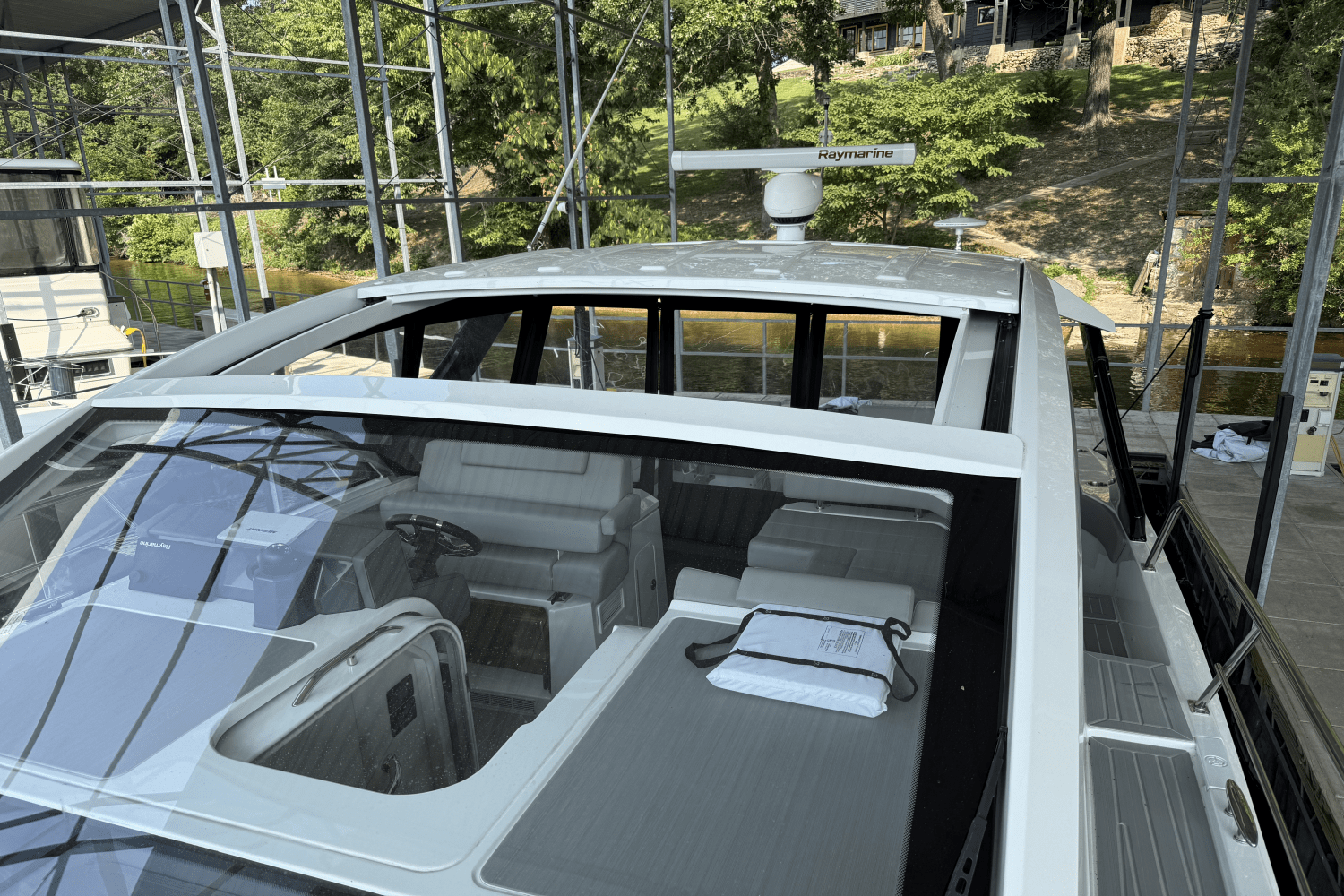 Slide: The Image of Cruisers Yachts 39 Express Coupe 2022 - 7