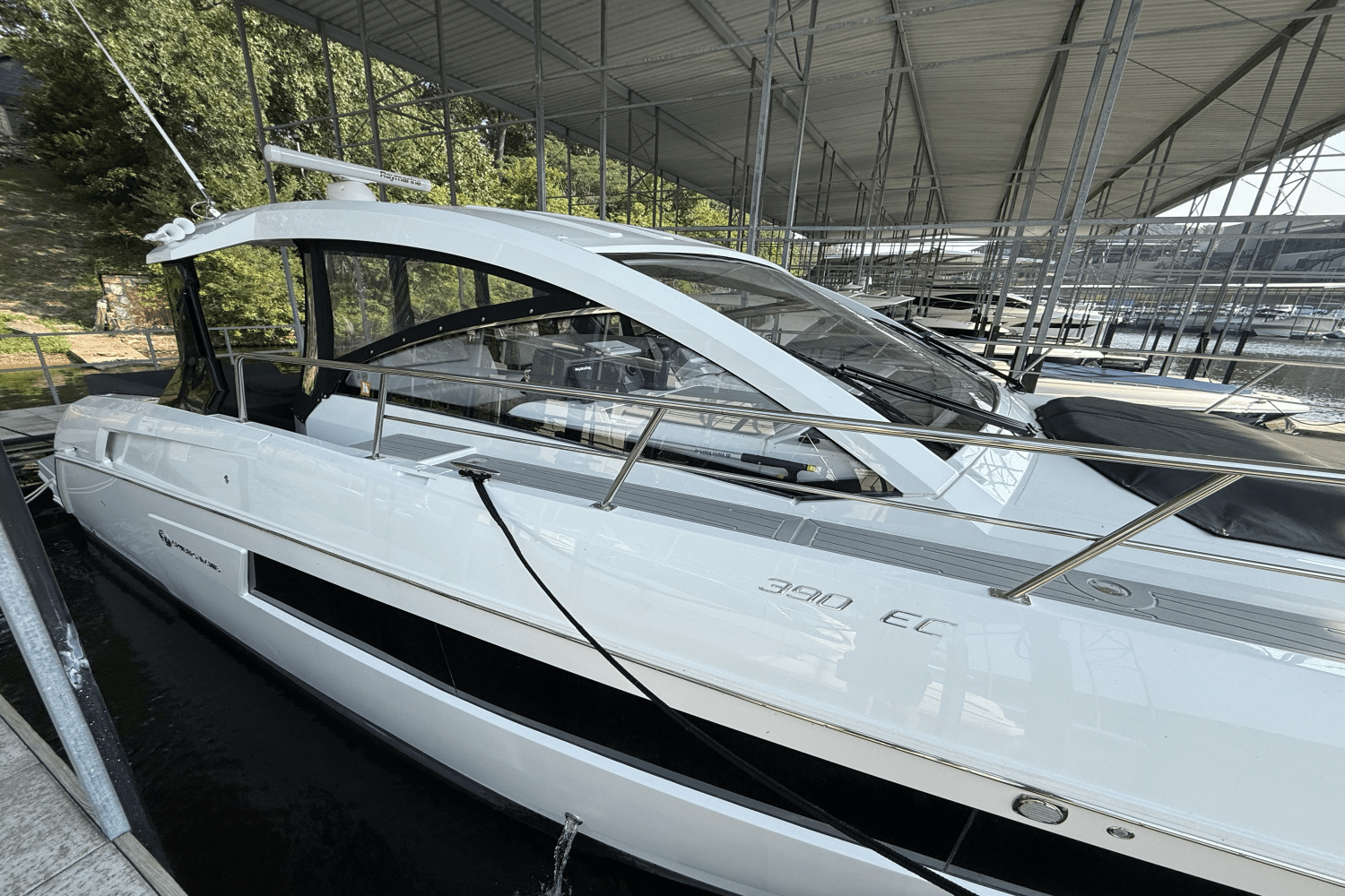Slide: The Image of Cruisers Yachts 39 Express Coupe 2022 - 9
