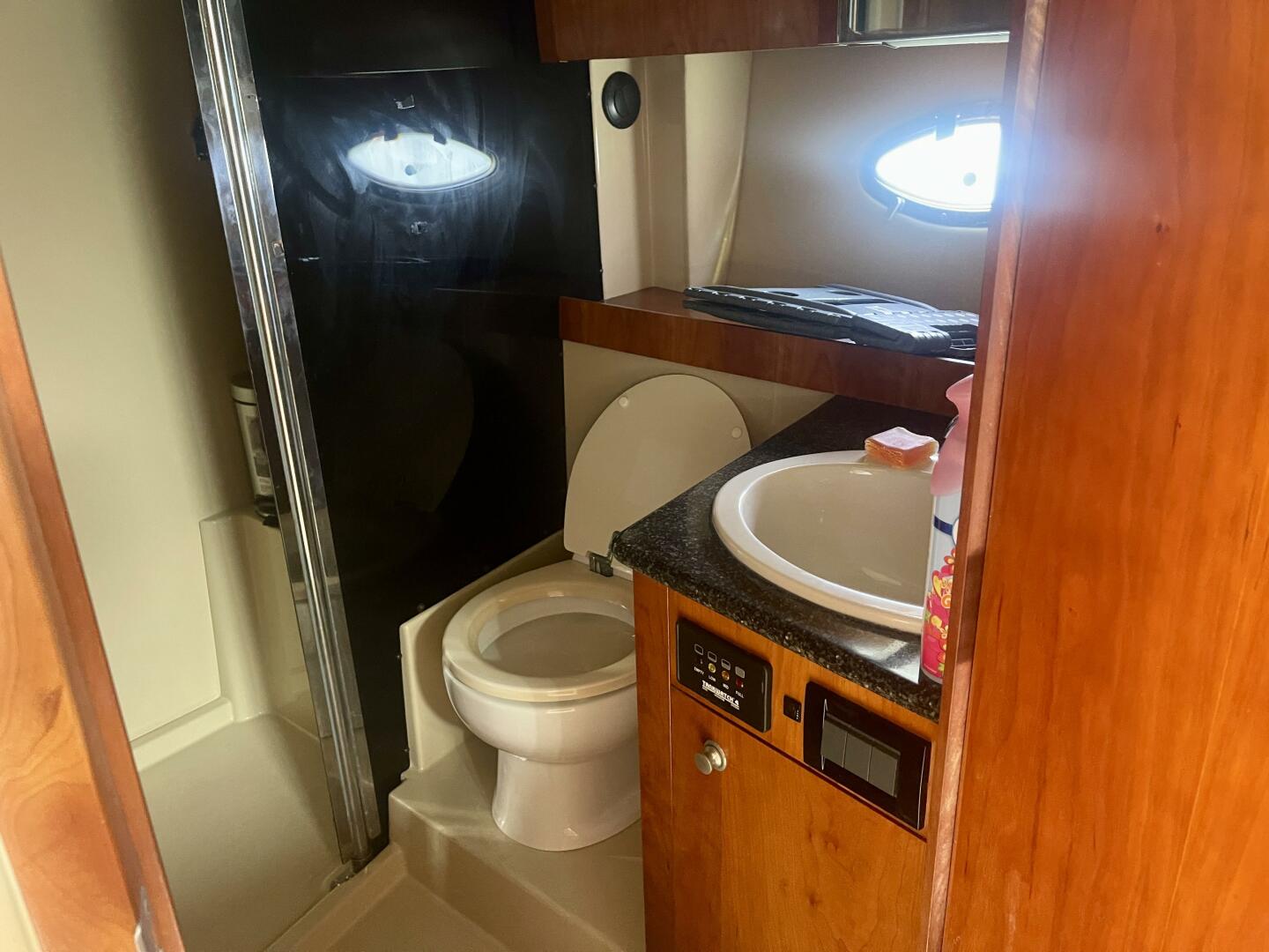 Slide: The Image of Cruisers Yachts 420 Express 2006 - 4363388
