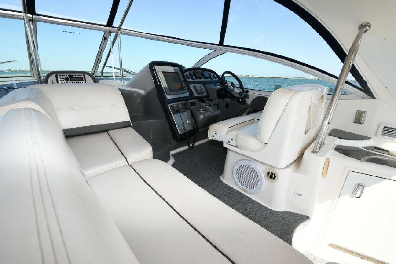 Slide: The Image of 2007 42 Cruisers Express - Got Tubes II - Helm - 5120322