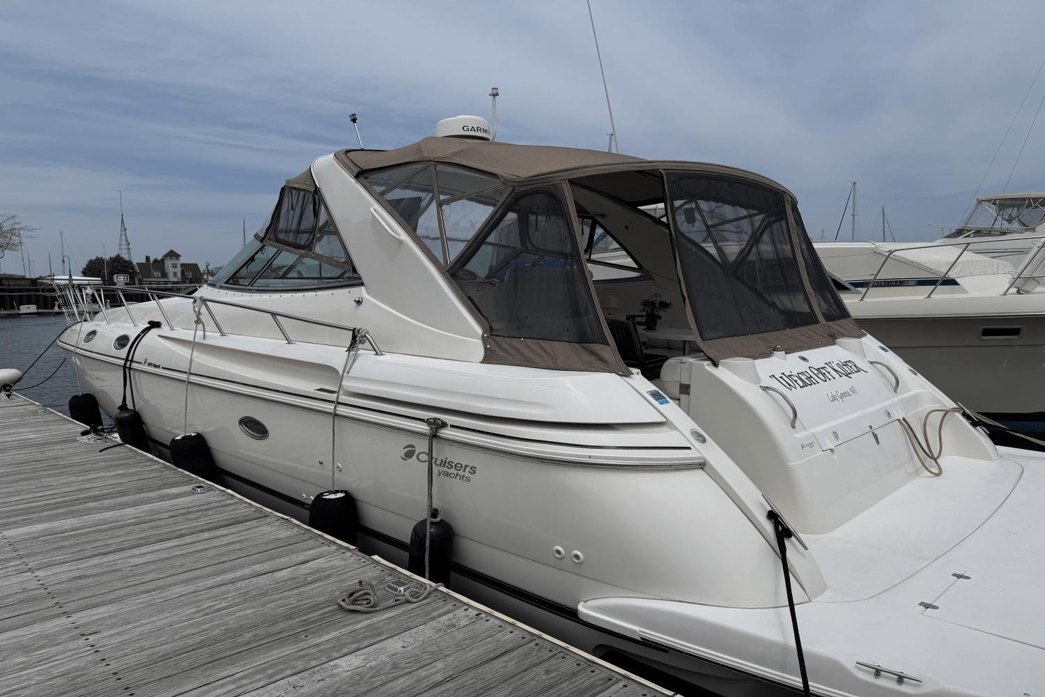 The Image of Cruisers Yachts 4270 Esprit 1999 - 0