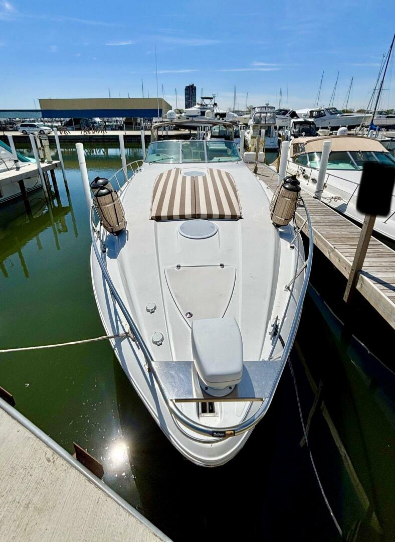 Slide: The Image of Cruisers Yachts 4270 Express 2001 - 5278269