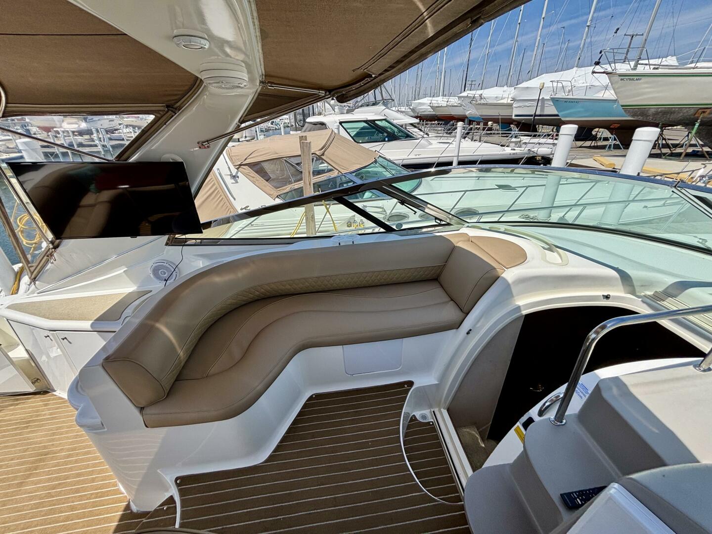 Slide: The Image of Cruisers Yachts 4270 Express 2001 - 5278283