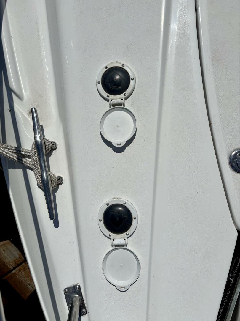 Slide: The Image of Cruisers Yachts 4270 Express 2001 - 5278296