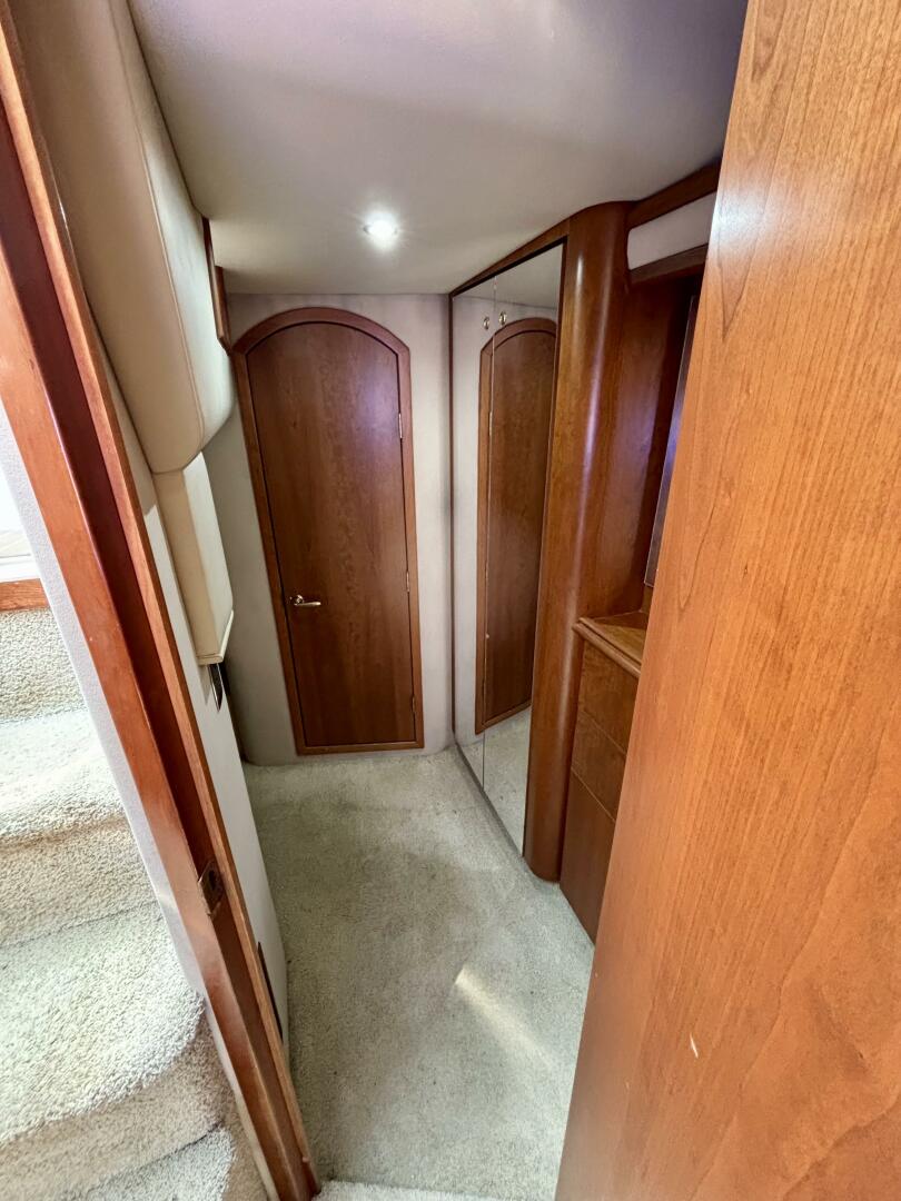 Slide: The Image of Cruisers Yachts 4270 Express 2001 - 5278300