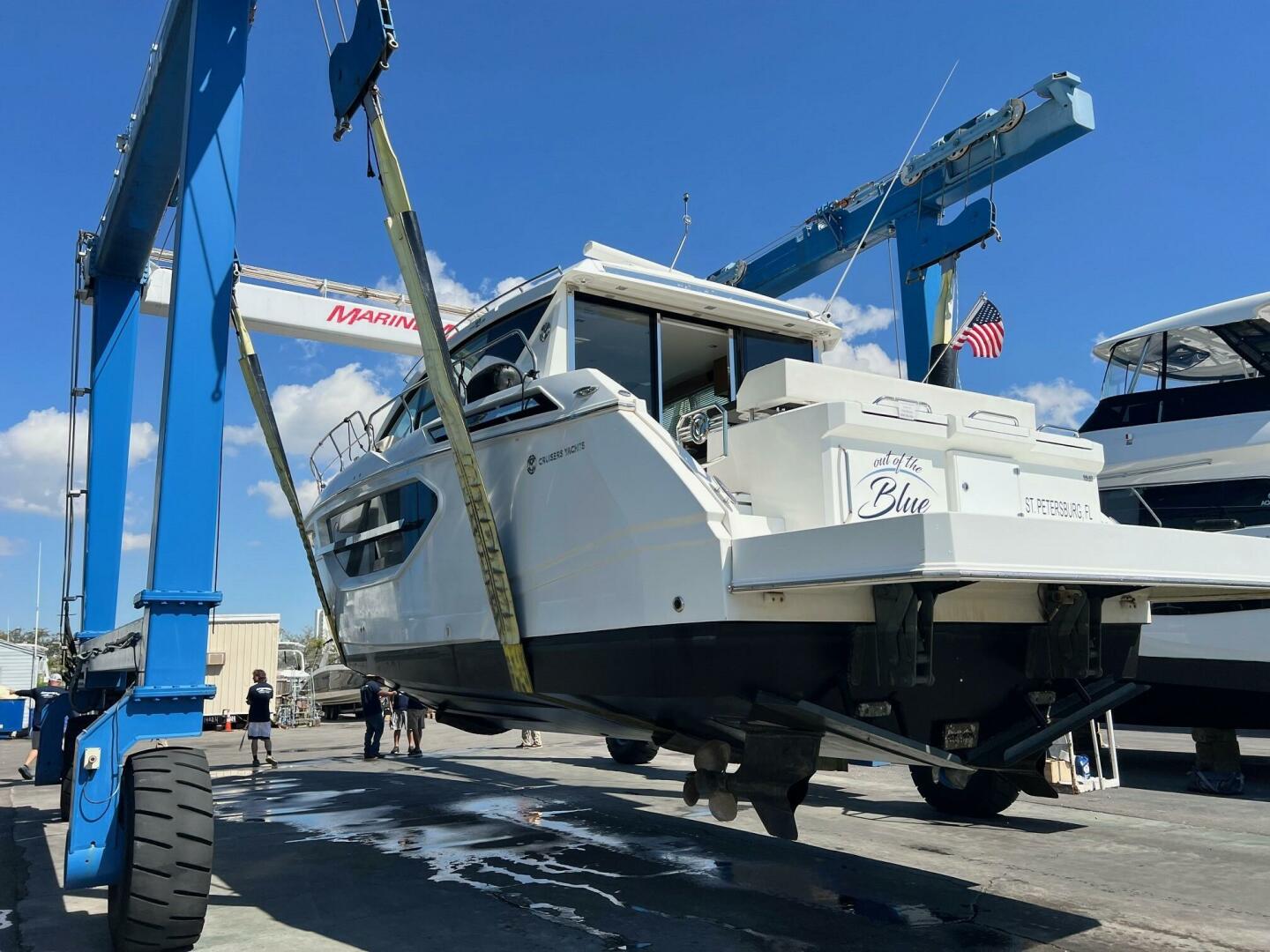 Slide: The Image of Cruisers Yachts 42 Cantius 2018 - 5075093