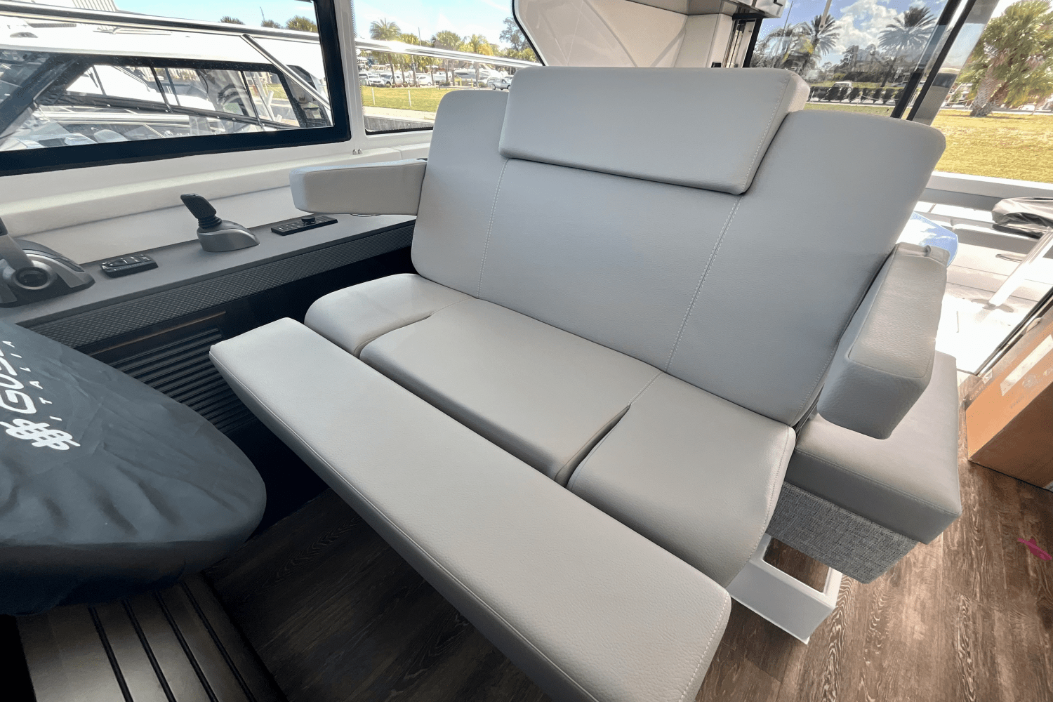 Slide: The Image of Cruisers Yachts 42 Cantius 2024 - 11