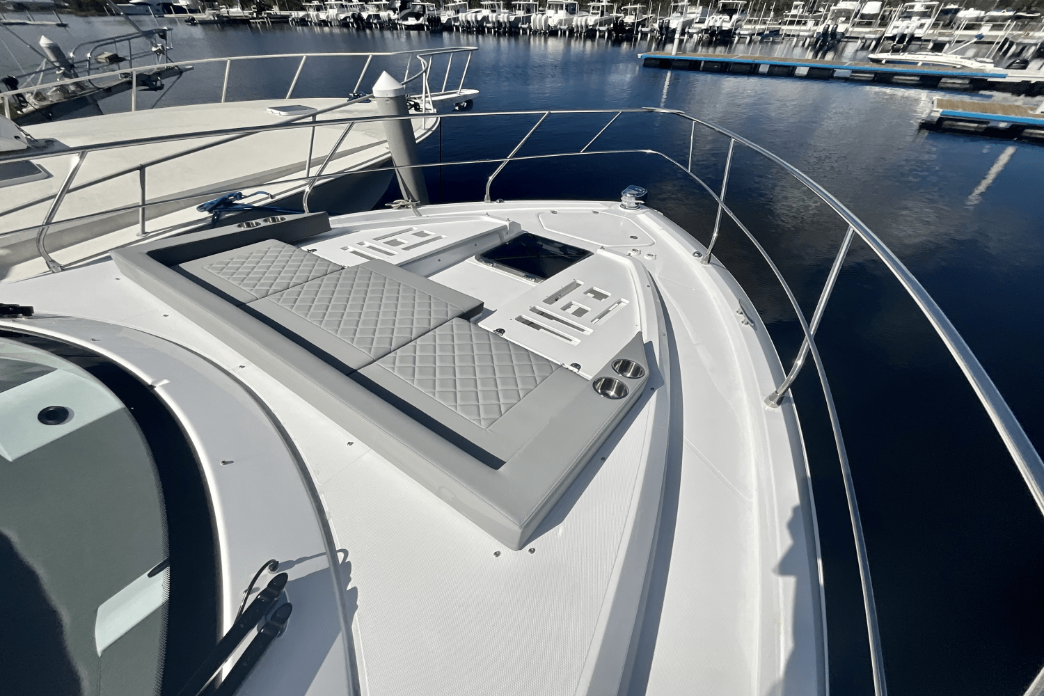 Slide: The Image of Cruisers Yachts 42 Cantius 2024 - 16