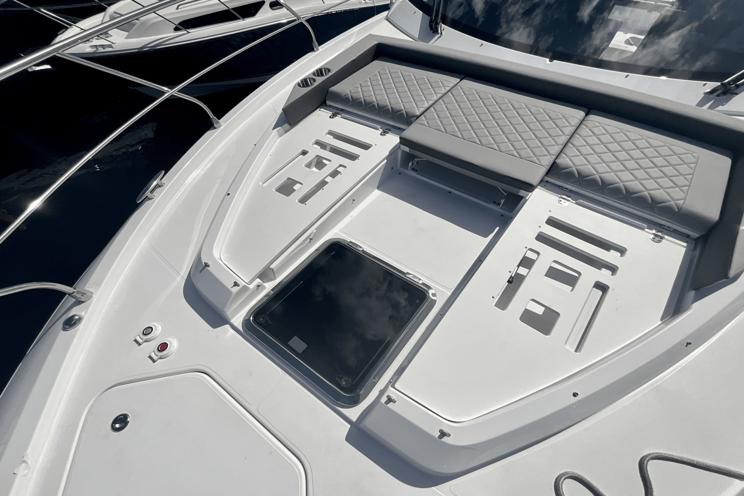 Slide: The Image of Cruisers Yachts 42 Cantius 2024 - 17