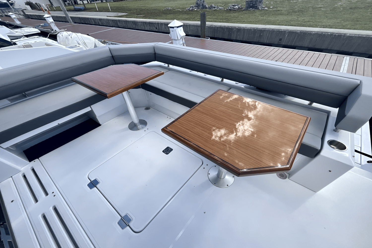 Slide: The Image of Cruisers Yachts 42 Cantius 2024 - 22