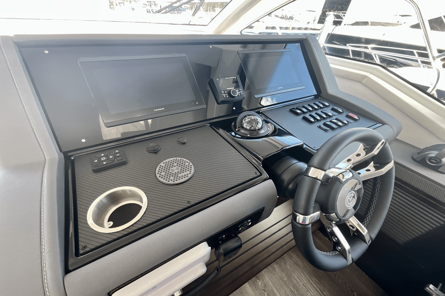 Slide: The Image of Cruisers Yachts 42 Cantius 2024 - 9