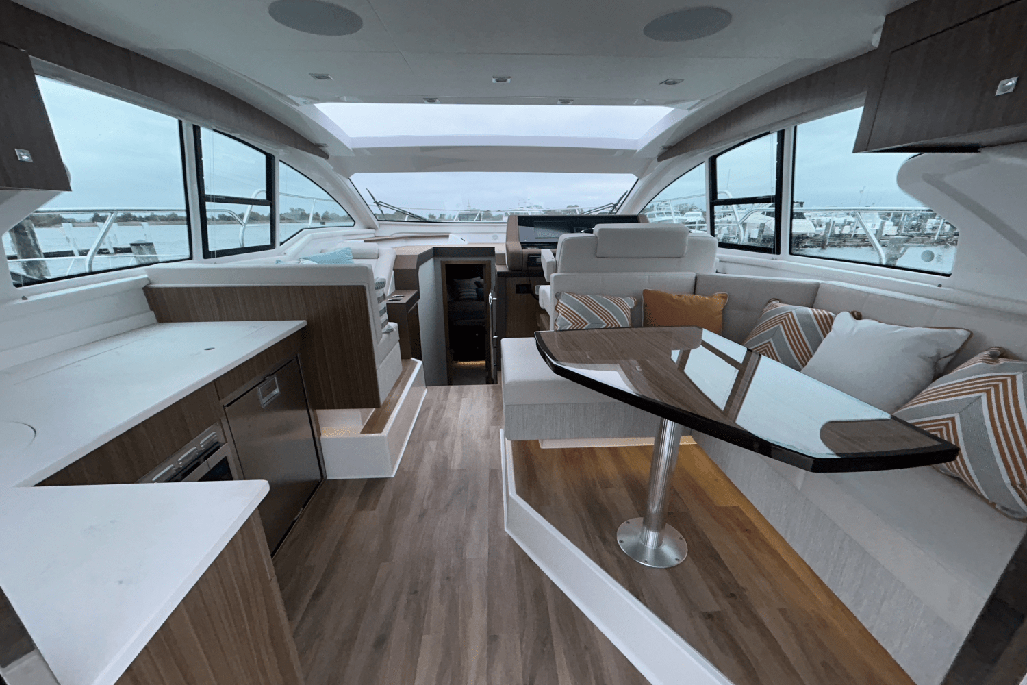 Slide: The Image of Cruisers Yachts 42 Cantius 2025 - 15