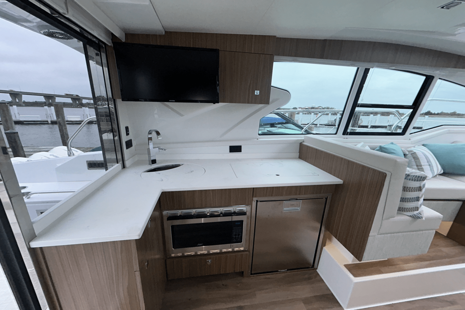 Slide: The Image of Cruisers Yachts 42 Cantius 2025 - 17