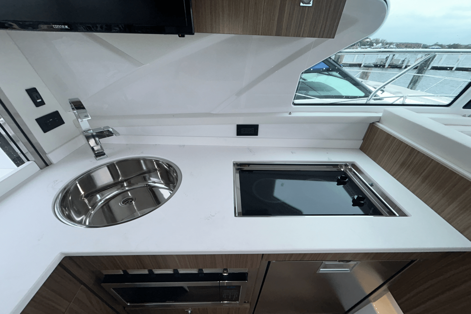 Slide: The Image of Cruisers Yachts 42 Cantius 2025 - 19