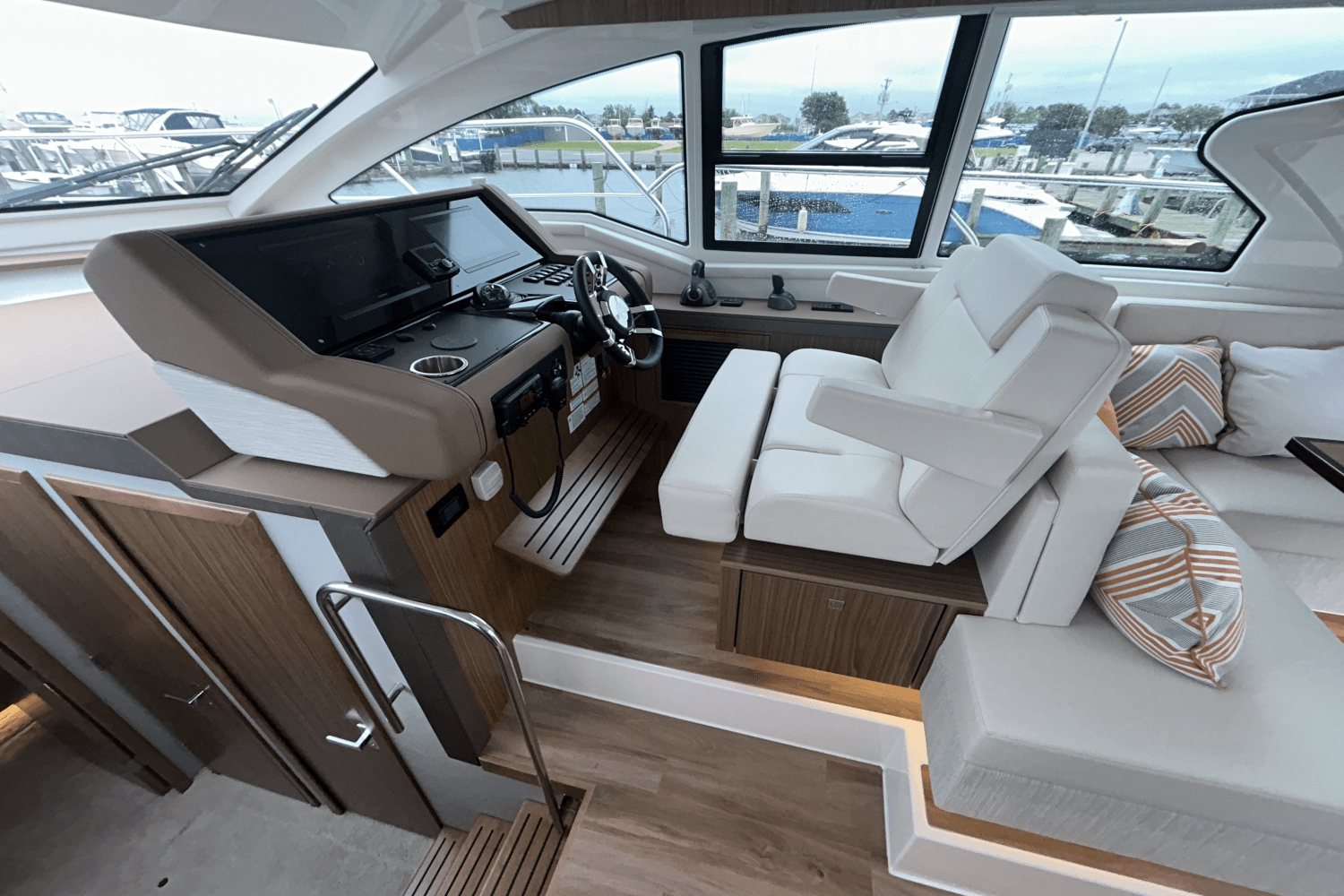 Slide: The Image of Cruisers Yachts 42 Cantius 2025 - 22