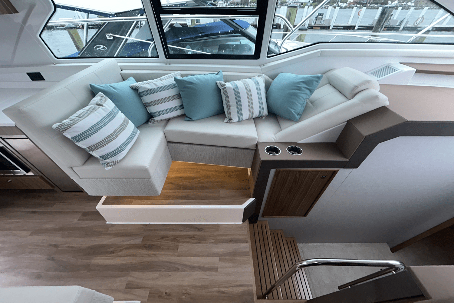 Slide: The Image of Cruisers Yachts 42 Cantius 2025 - 29