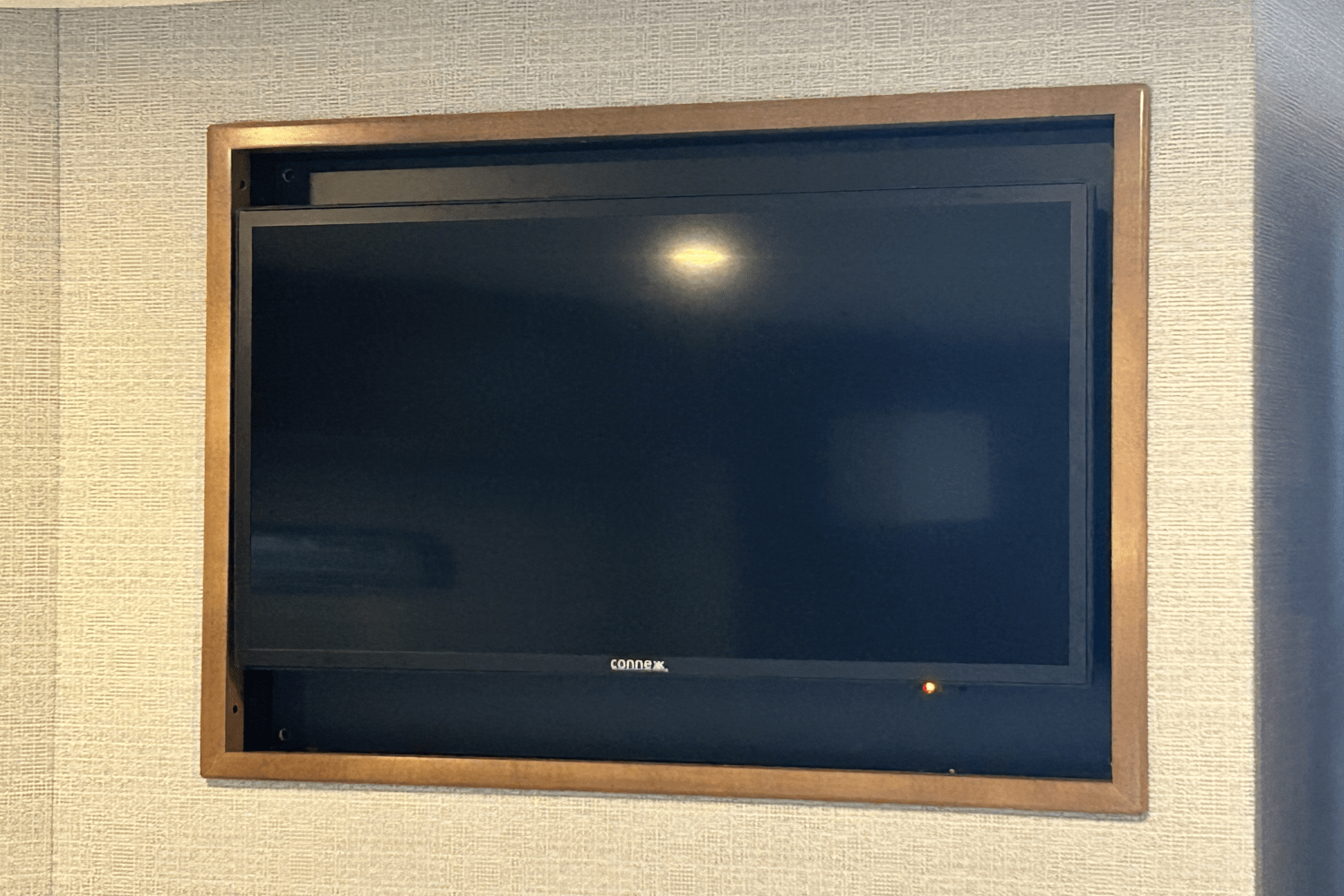 Slide: The Image of Cruisers Yachts 42 Cantius 2025 - 31