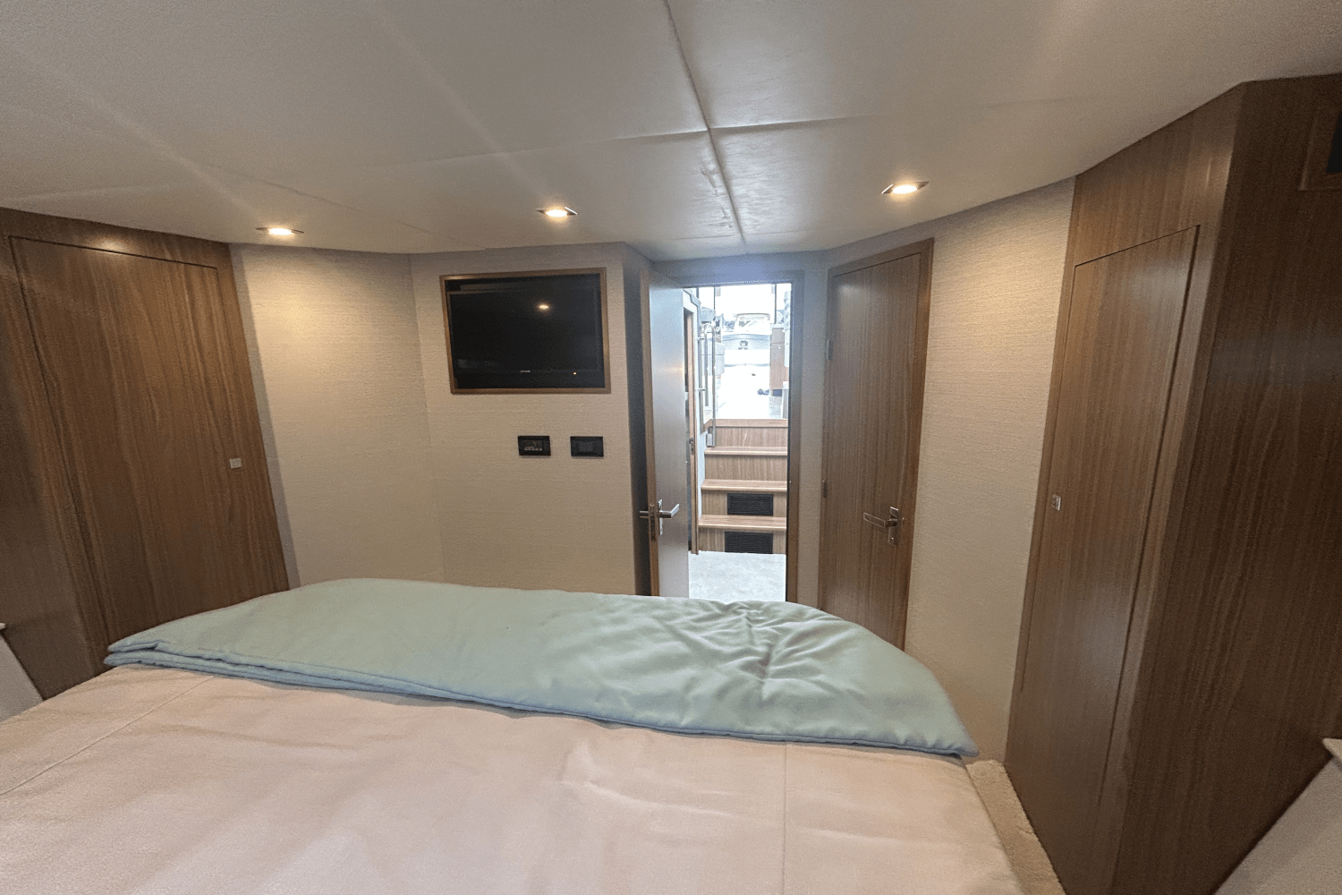 Slide: The Image of Cruisers Yachts 42 Cantius 2025 - 32