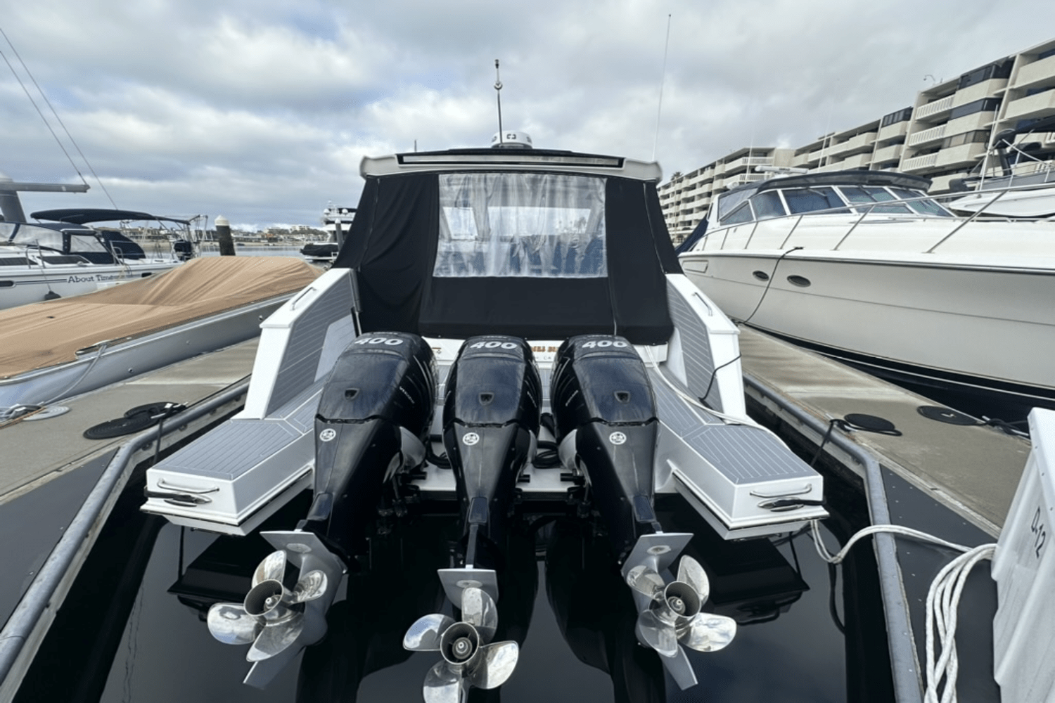 Slide: The Image of Cruisers Yachts 42 GLS 2021 - 1