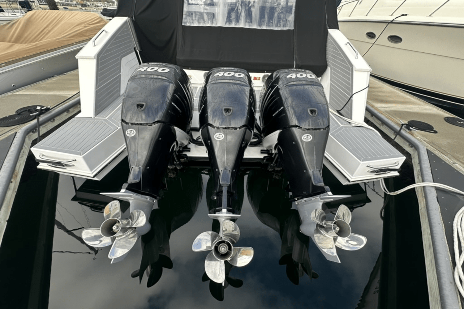 Slide: The Image of Cruisers Yachts 42 GLS 2021 - 4