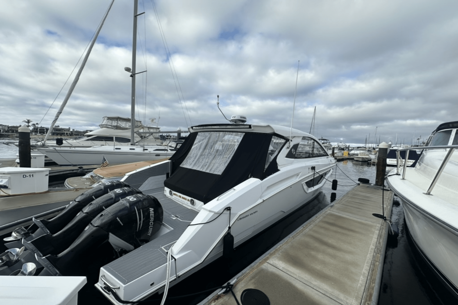 Slide: The Image of Cruisers Yachts 42 GLS 2021 - 5