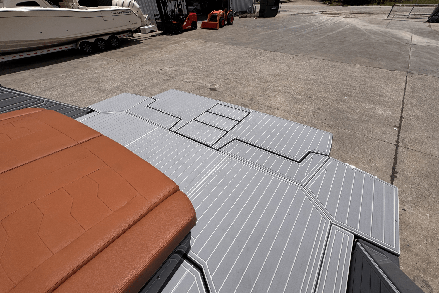 Slide: The Image of Cruisers Yachts 42 GLS 2023 - 7