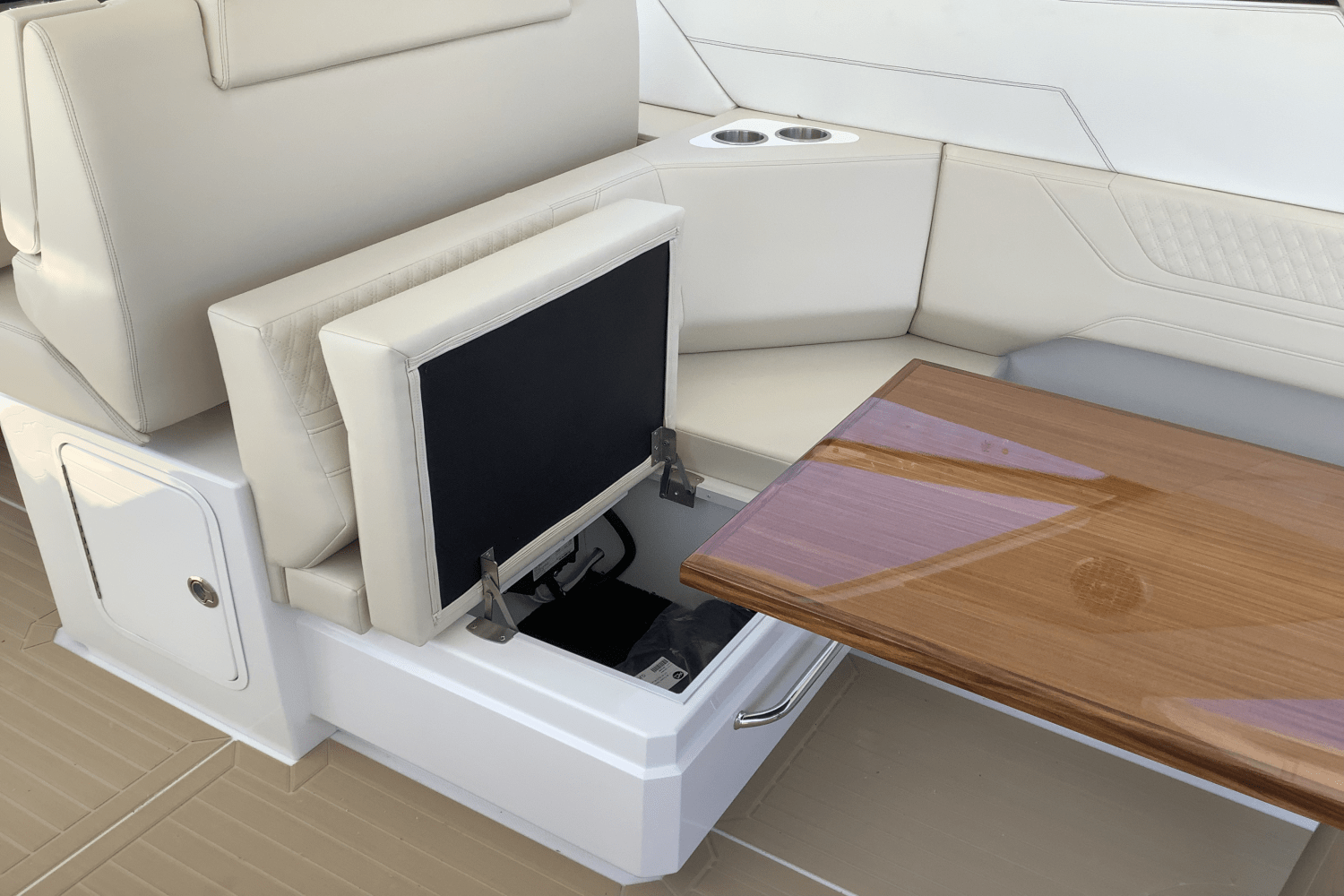 Slide: The Image of Cruisers Yachts 42 GLS 2025 - 20