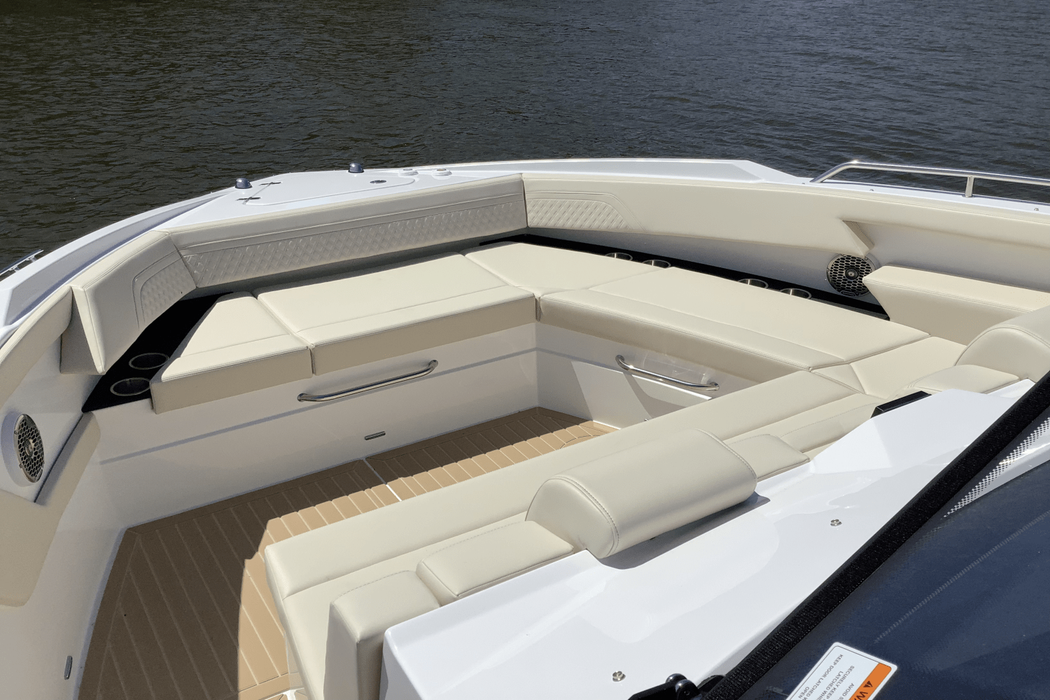 Slide: The Image of Cruisers Yachts 42 GLS 2025 - 30