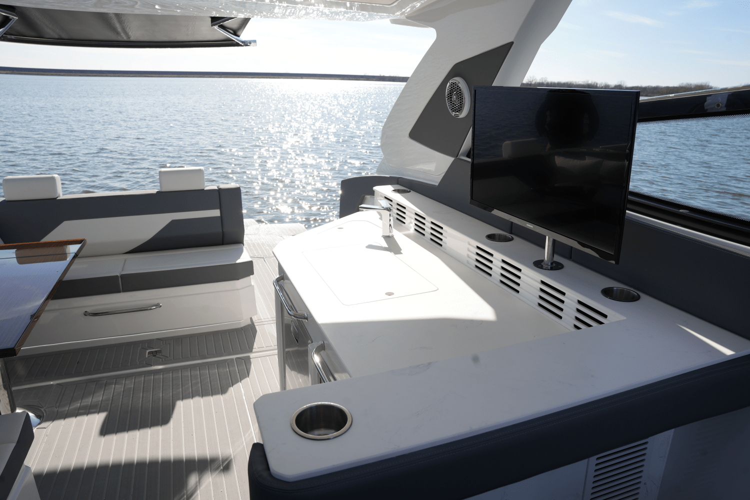Slide: The Image of Cruisers Yachts 42 GLS 2025 - 30