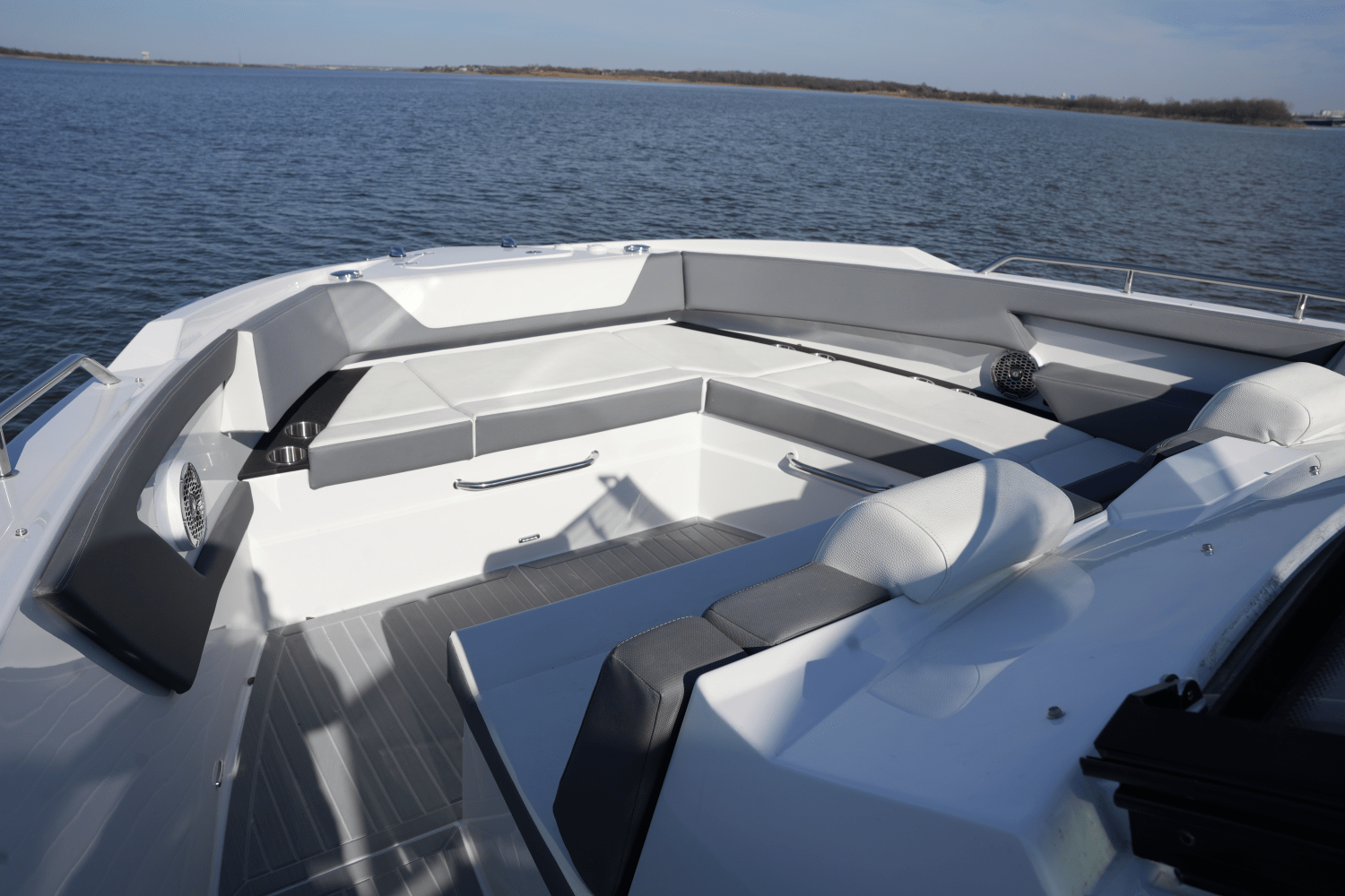 Slide: The Image of Cruisers Yachts 42 GLS 2025 - 34