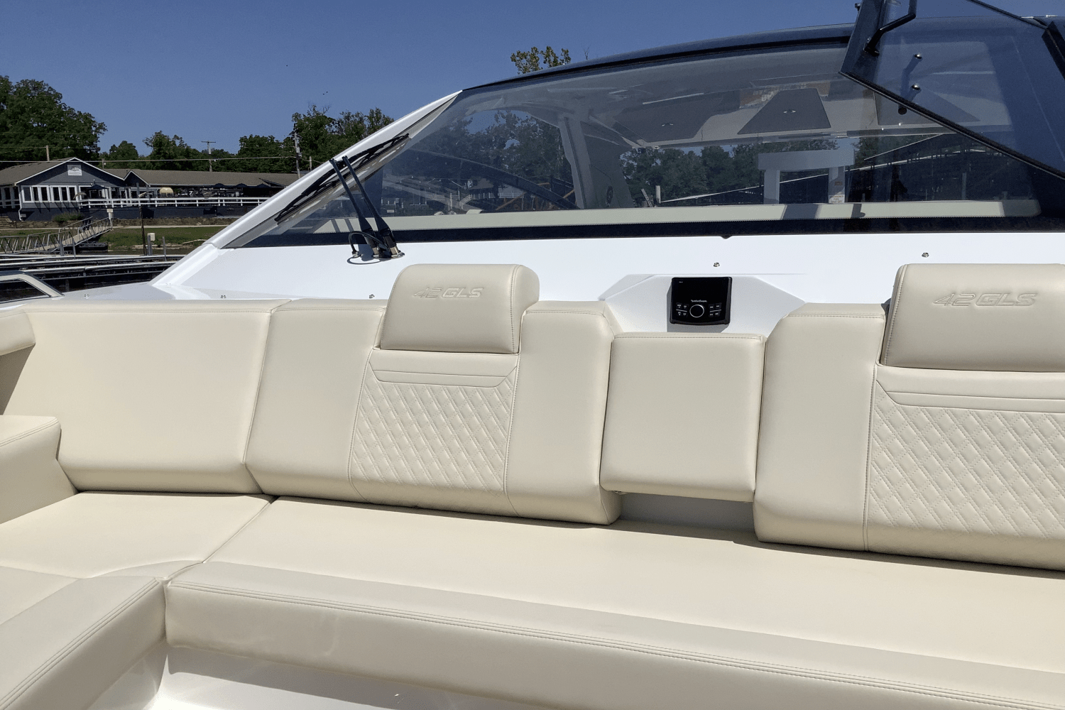 Slide: The Image of Cruisers Yachts 42 GLS 2025 - 34