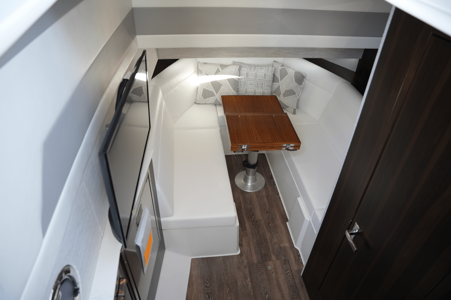 Slide: The Image of Cruisers Yachts 42 GLS 2025 - 38