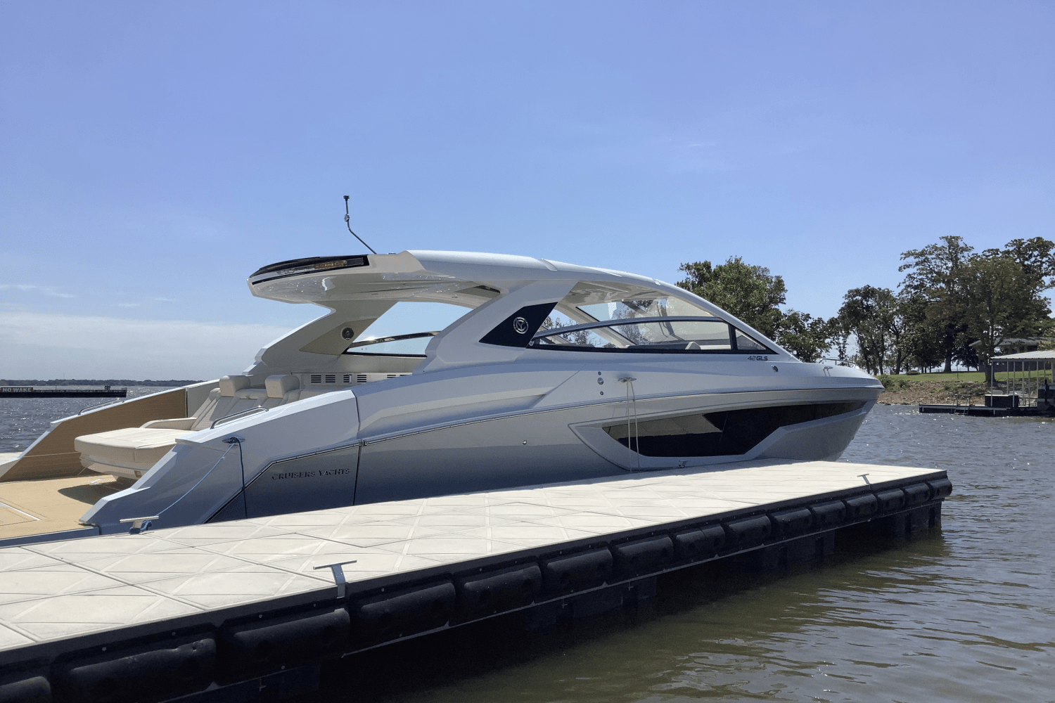 Slide: The Image of Cruisers Yachts 42 GLS 2025 - 7