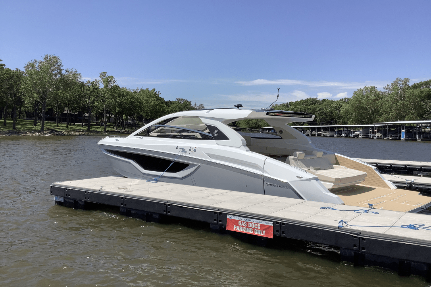 Slide: The Image of Cruisers Yachts 42 GLS 2025 - 9