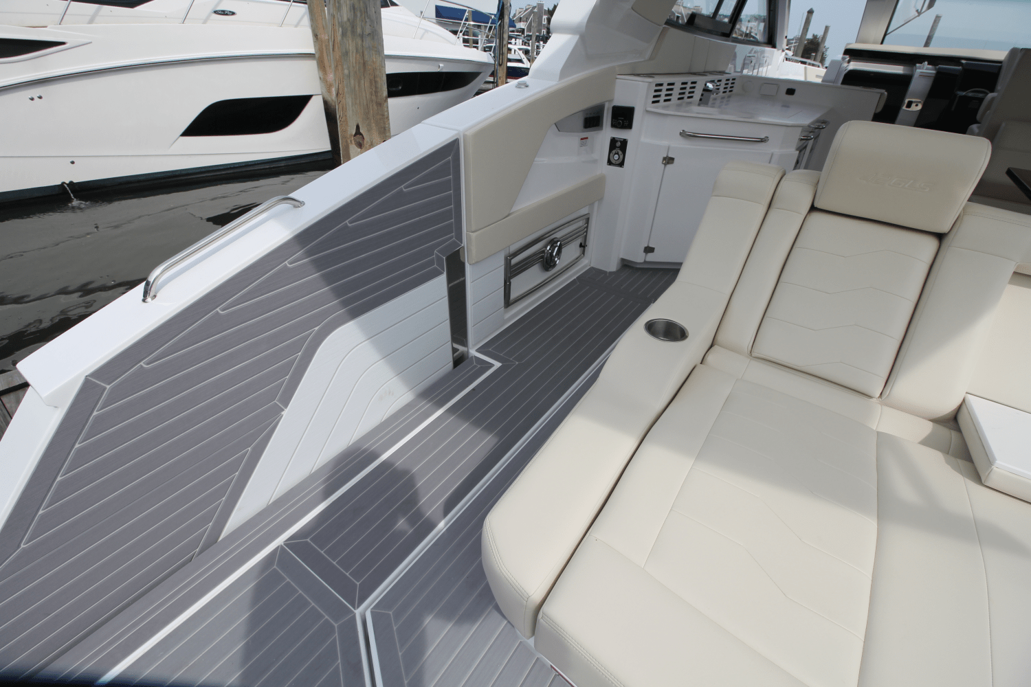 Slide: The Image of Cruisers Yachts 42 GLS Outboard 2024 - 23