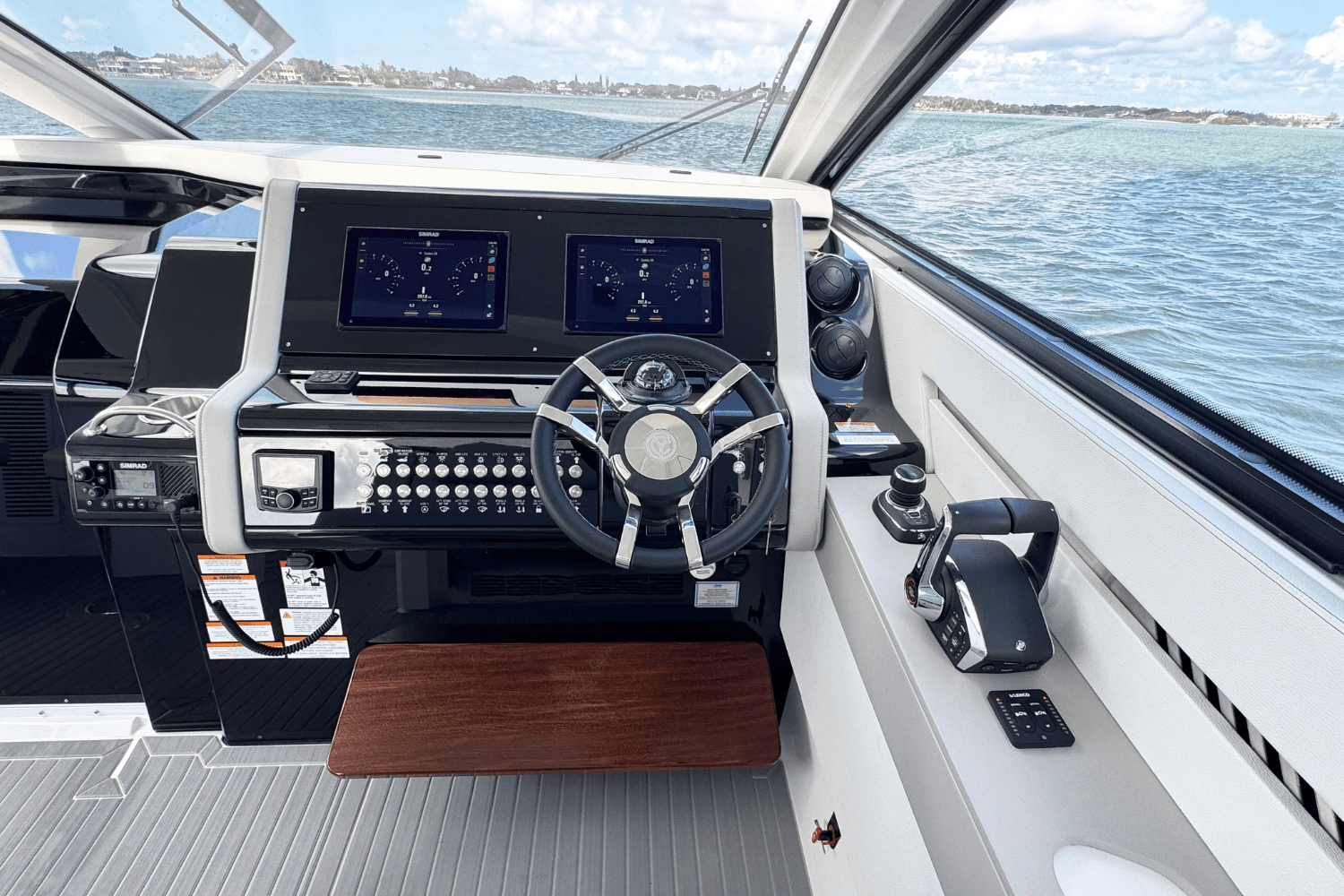 Slide: The Image of Cruisers Yachts 42 GLS Outboard 2026 - 10