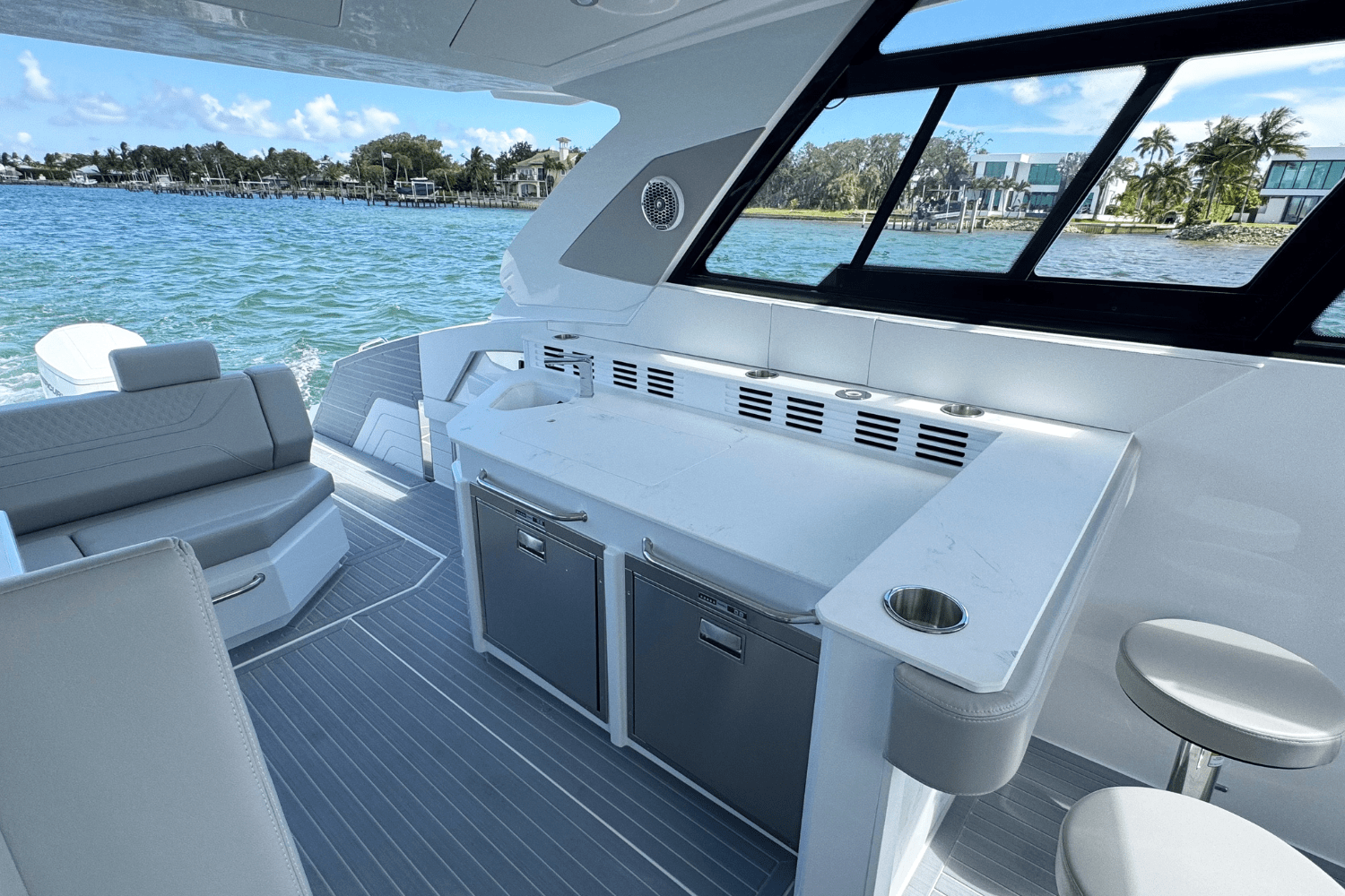 Slide: The Image of Cruisers Yachts 42 GLS Outboard 2026 - 20