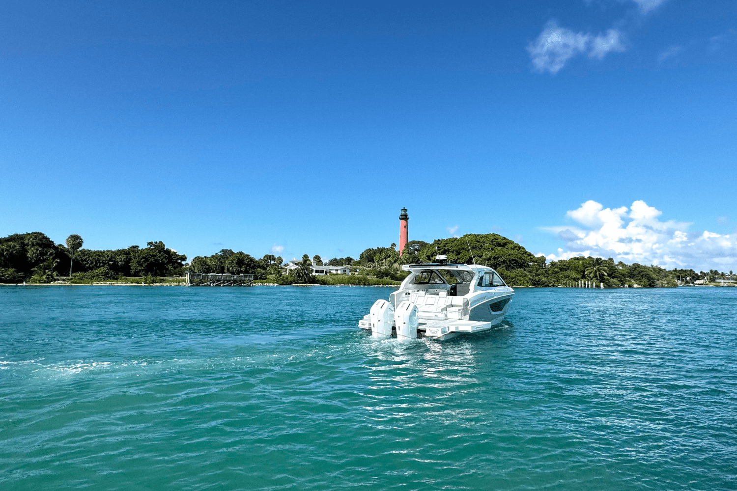 Slide: The Image of Cruisers Yachts 42 GLS Outboard 2026 - 6