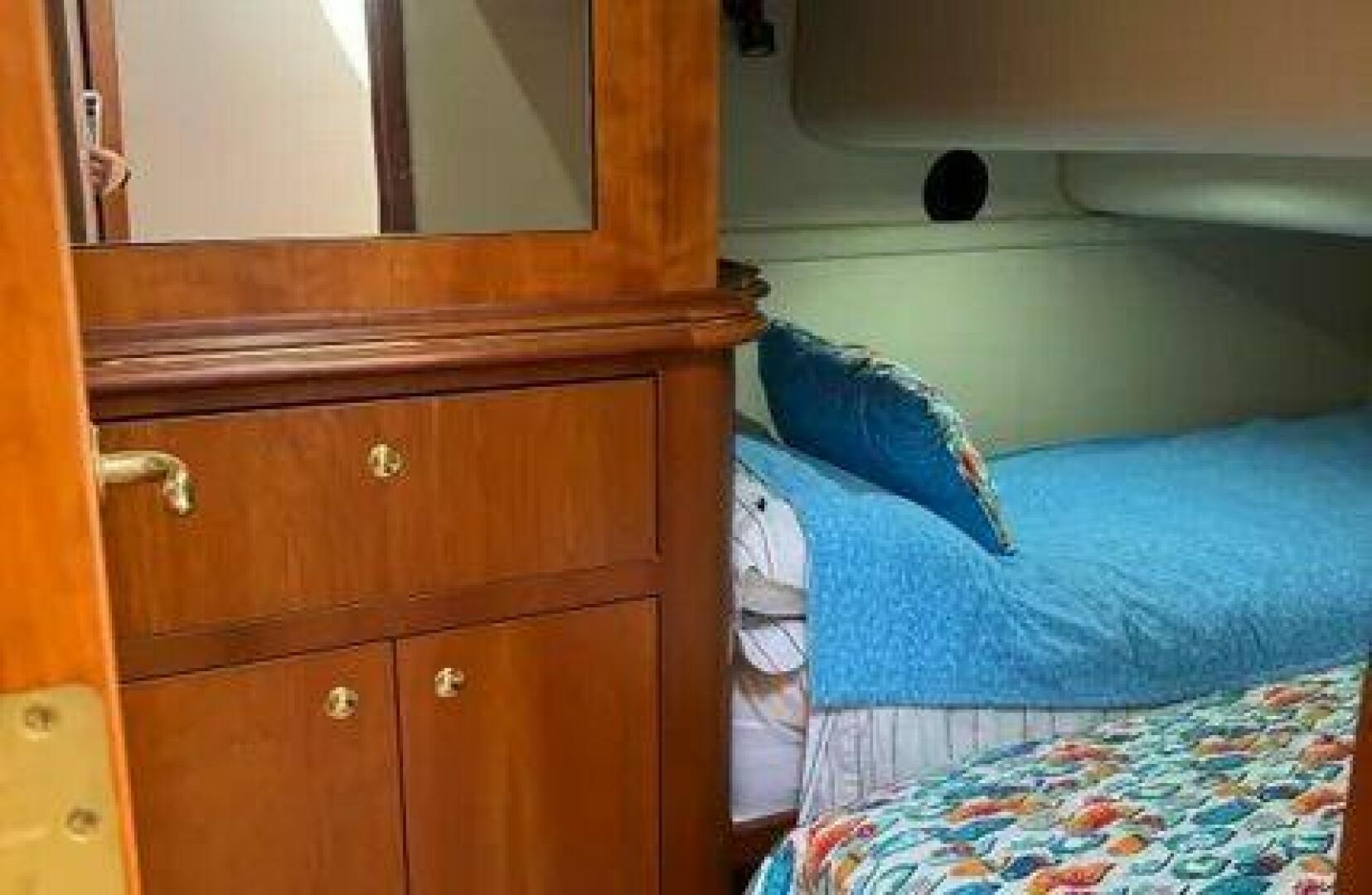 Slide: The Image of Cruisers Yachts 4450 Express Motor Yacht 2001 - 5503745