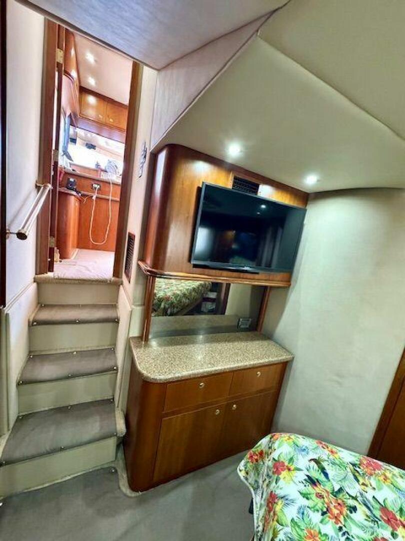 Slide: The Image of Cruisers Yachts 4450 Express Motor Yacht 2001 - 5503792