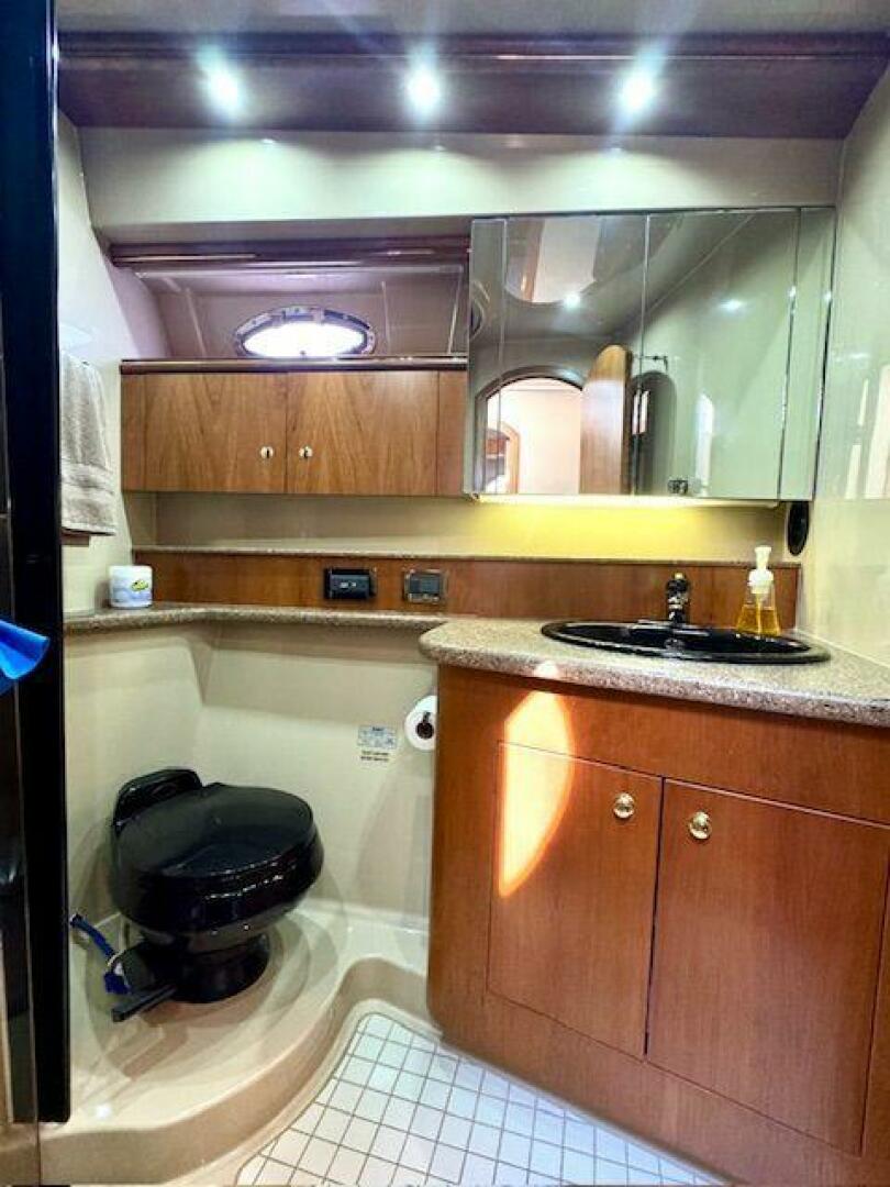 Slide: The Image of Cruisers Yachts 4450 Express Motor Yacht 2001 - 5503801