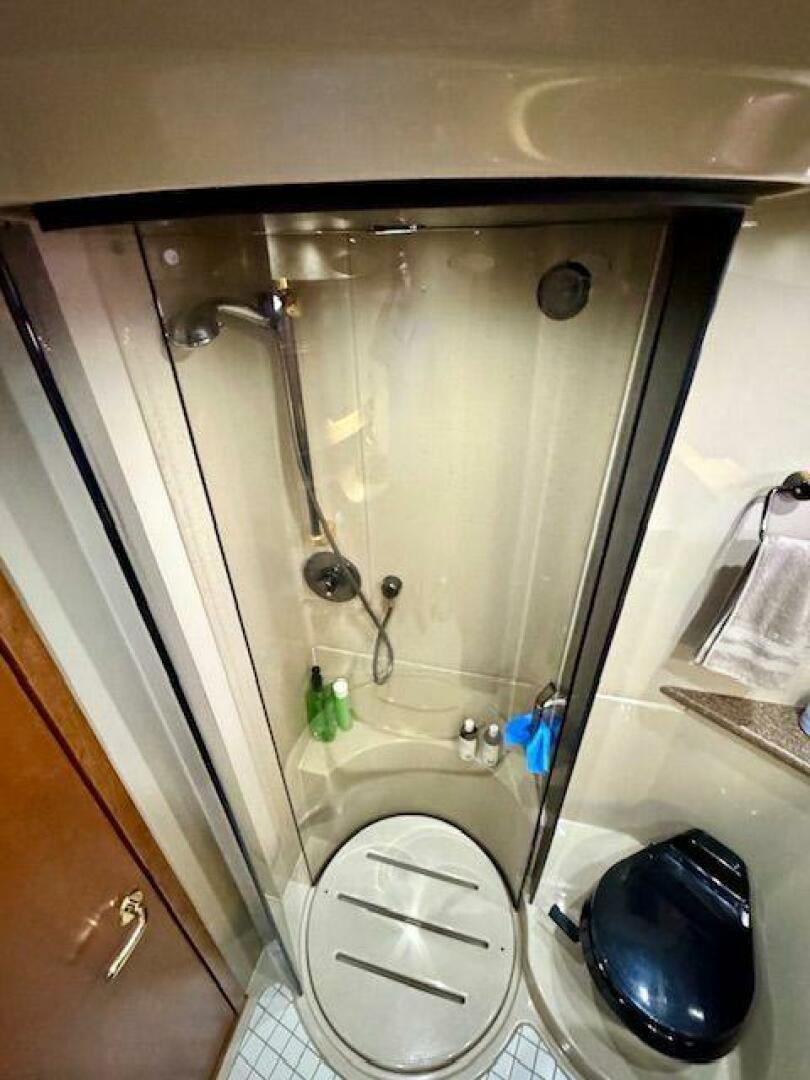 Slide: The Image of Cruisers Yachts 4450 Express Motor Yacht 2001 - 5503802