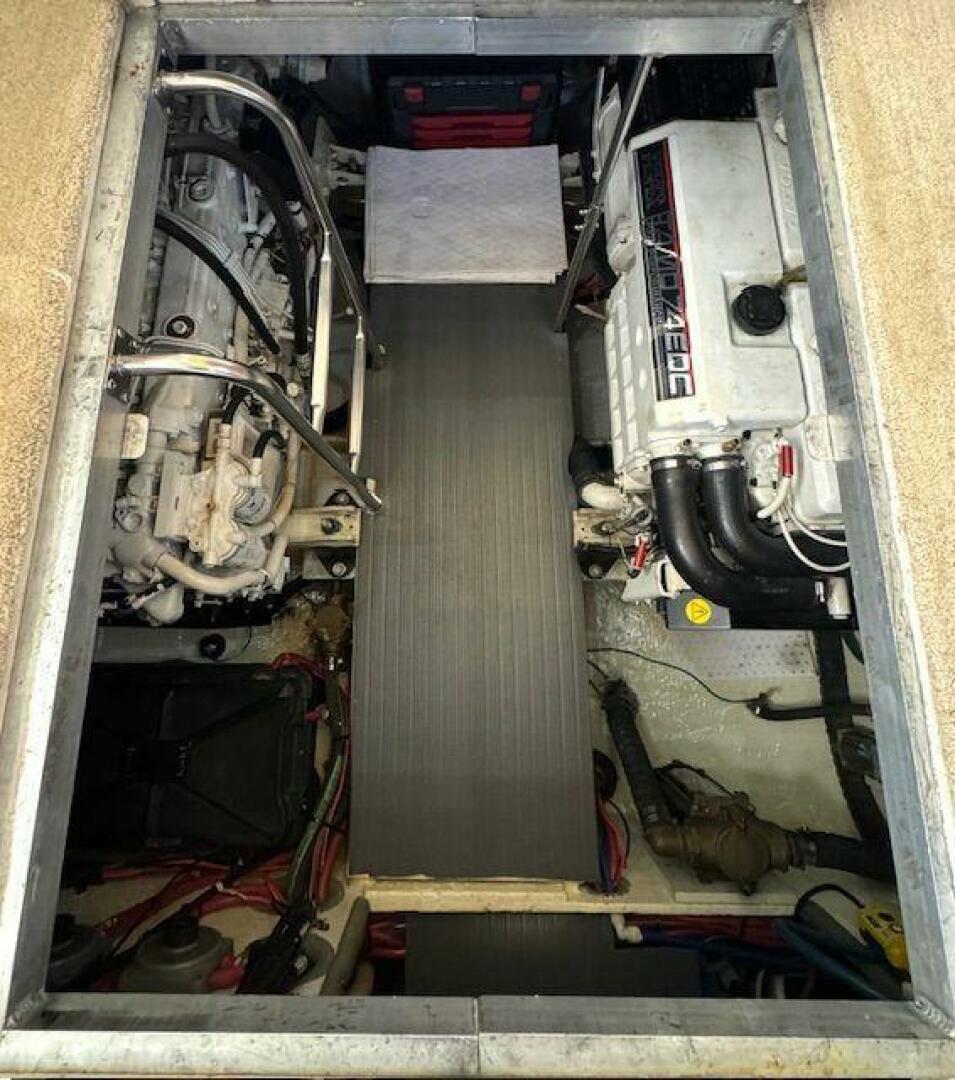 Slide: The Image of Cruisers Yachts 4450 Express Motor Yacht 2001 - 5503803